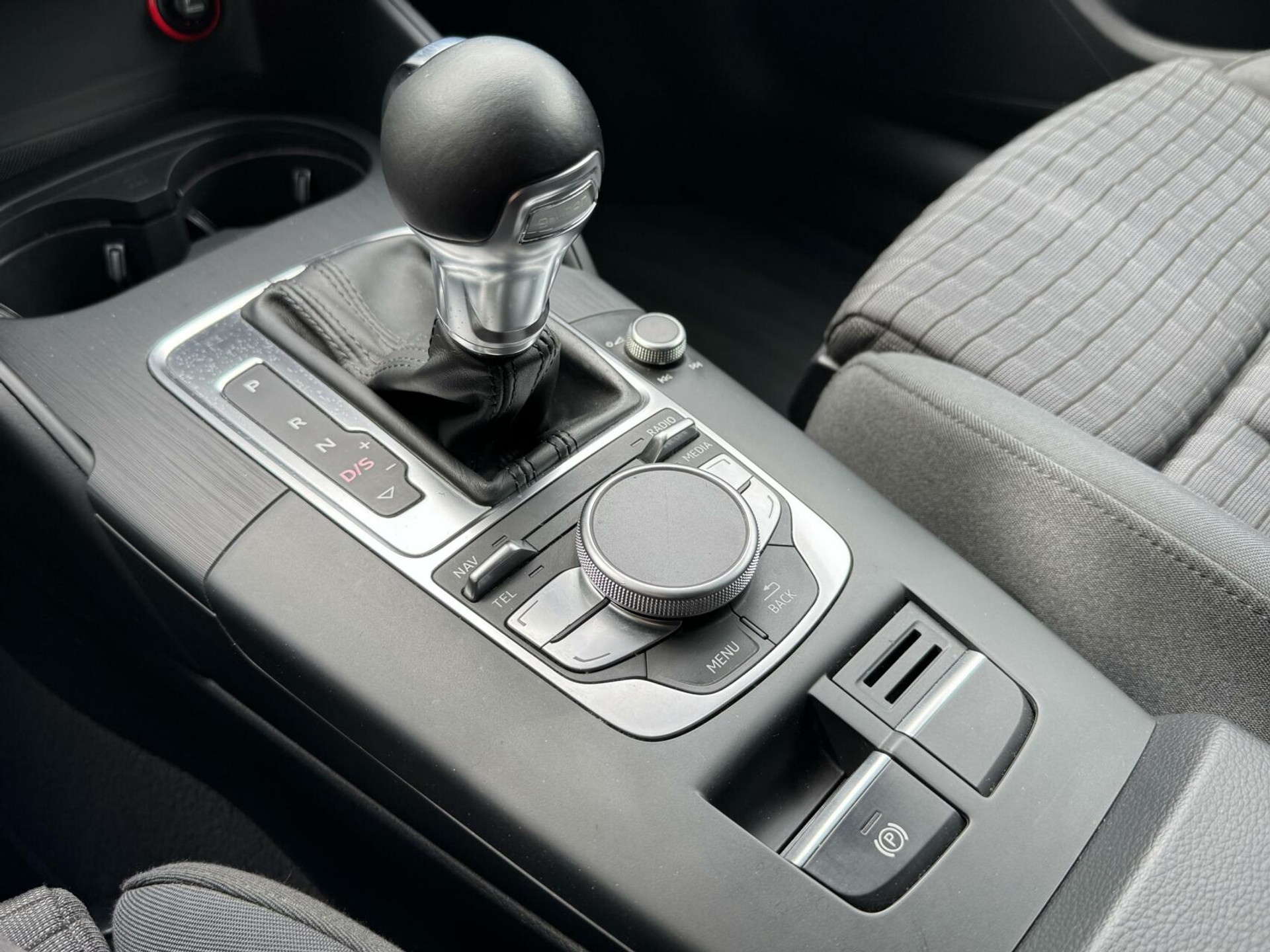 Audi A3 Sportback 1.4 TFSI Ambition Pro Line g-tron Automaat | Stoelverwarming | MMI+ navigatiesysteem | Dakrails | Climate control | Sportstoelen | Bi-Xenon koplampen | Parkeersensoren achter 44400728-21.jpg | Timcars.nl