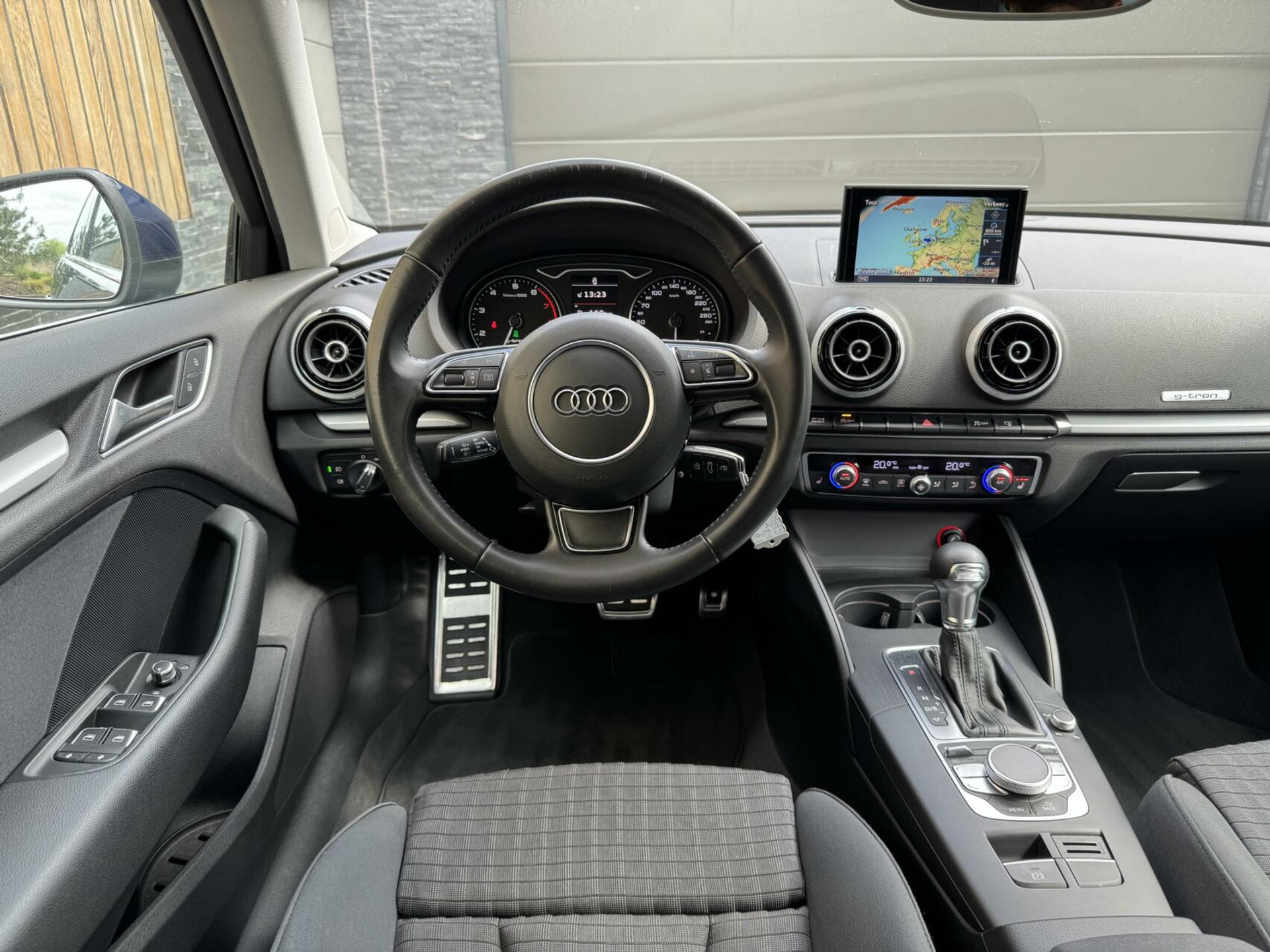 Audi A3 Sportback 1.4 TFSI Ambition Pro Line g-tron Automaat | Stoelverwarming | MMI+ navigatiesysteem | Dakrails | Climate control | Sportstoelen | Bi-Xenon koplampen | Parkeersensoren achter 44400728-22.jpg | Timcars.nl