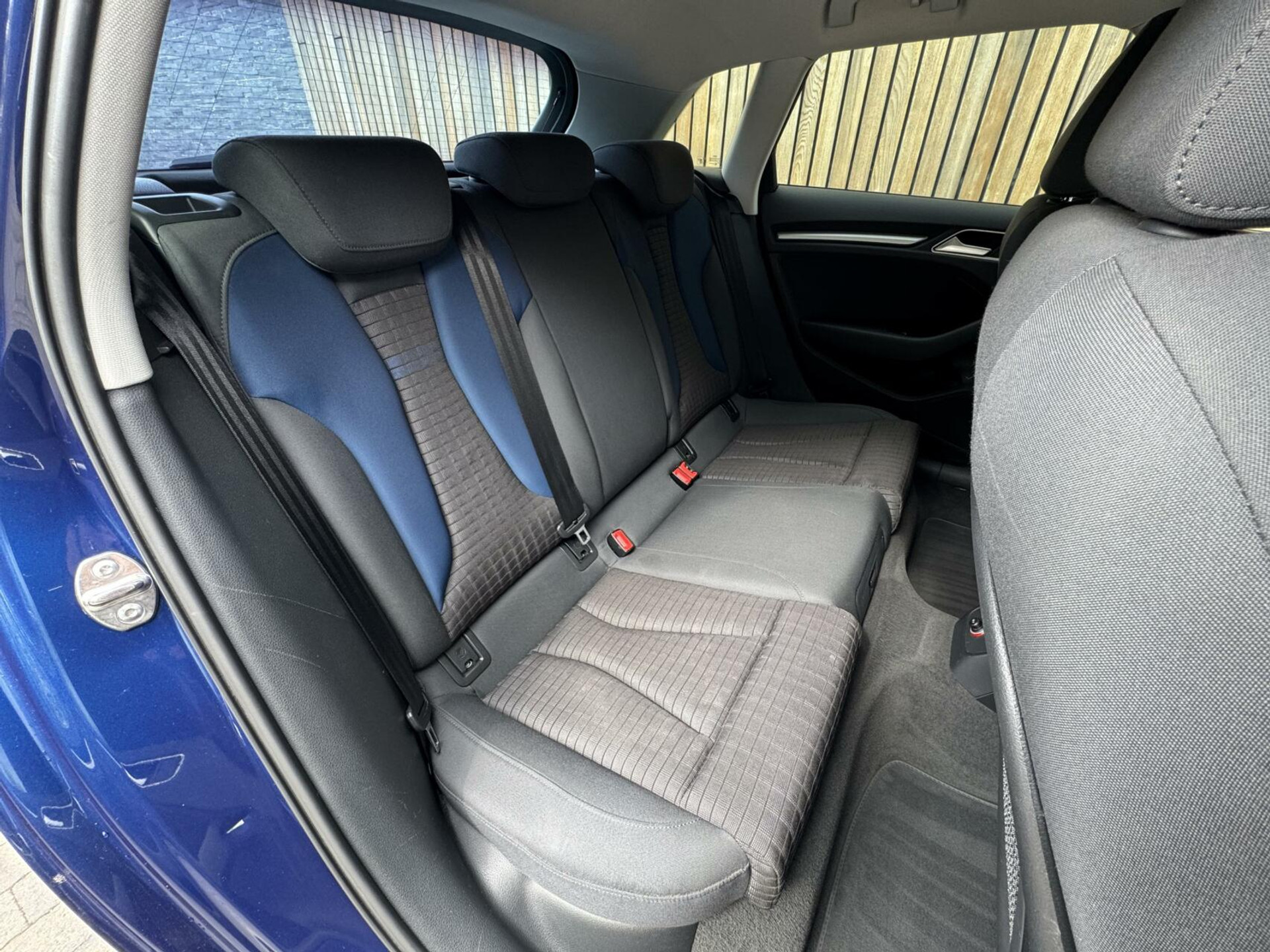 Audi A3 Sportback 1.4 TFSI Ambition Pro Line g-tron Automaat | Stoelverwarming | MMI+ navigatiesysteem | Dakrails | Climate control | Sportstoelen | Bi-Xenon koplampen | Parkeersensoren achter 44400728-30.jpg | Timcars.nl