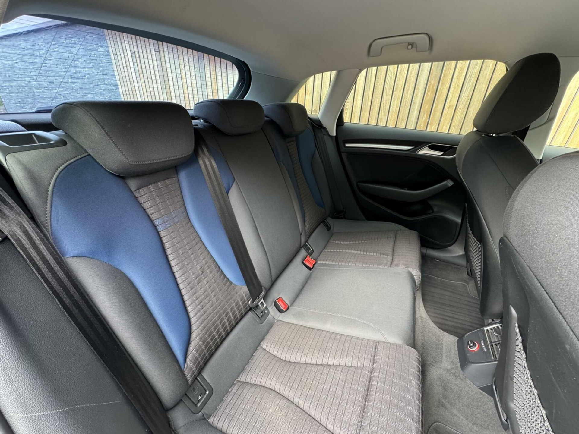 Audi A3 Sportback 1.4 TFSI Ambition Pro Line g-tron Automaat | Stoelverwarming | MMI+ navigatiesysteem | Dakrails | Climate control | Sportstoelen | Bi-Xenon koplampen | Parkeersensoren achter 44400728-32.jpg | Timcars.nl