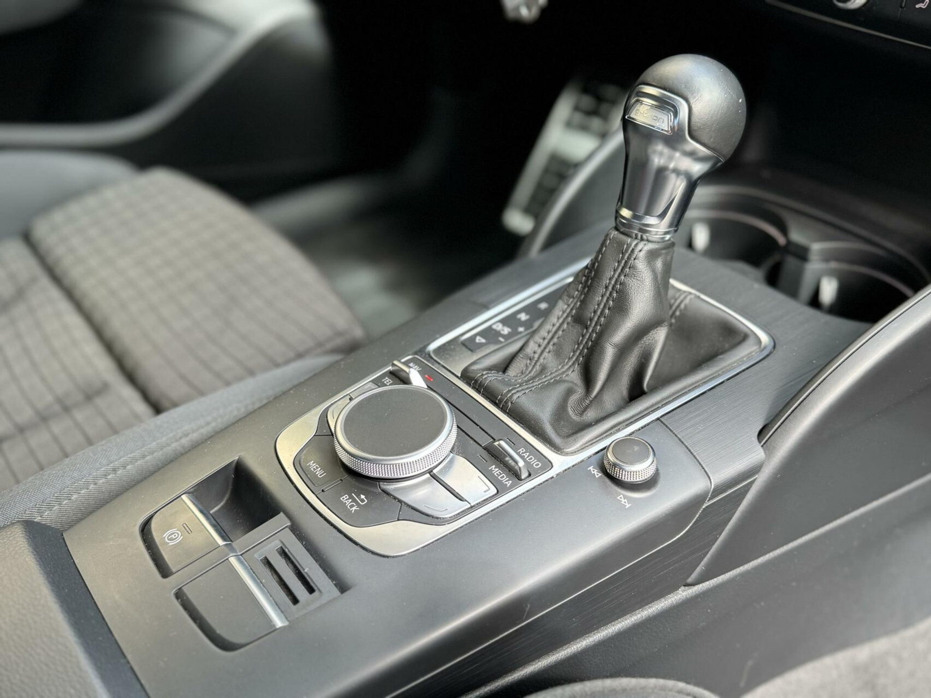 Audi A3 Sportback 1.4 TFSI Ambition Pro Line g-tron Automaat | Stoelverwarming | MMI+ navigatiesysteem | Dakrails | Climate control | Sportstoelen | Bi-Xenon koplampen | Parkeersensoren achter 44400728-37.jpg | Timcars.nl