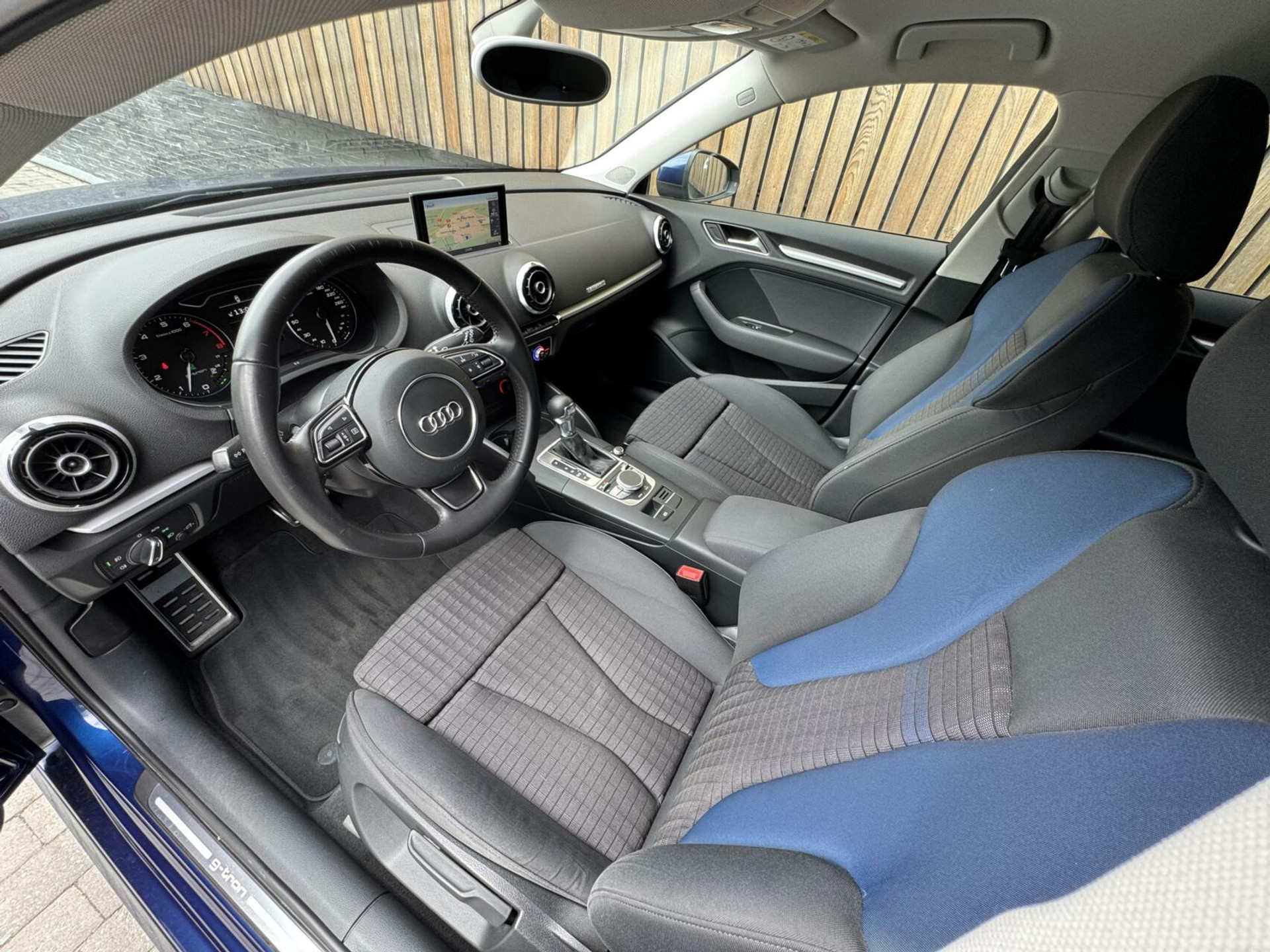 Audi A3 Sportback 1.4 TFSI Ambition Pro Line g-tron Automaat | Stoelverwarming | MMI+ navigatiesysteem | Dakrails | Climate control | Sportstoelen | Bi-Xenon koplampen | Parkeersensoren achter 44400728-6.jpg | Timcars.nl