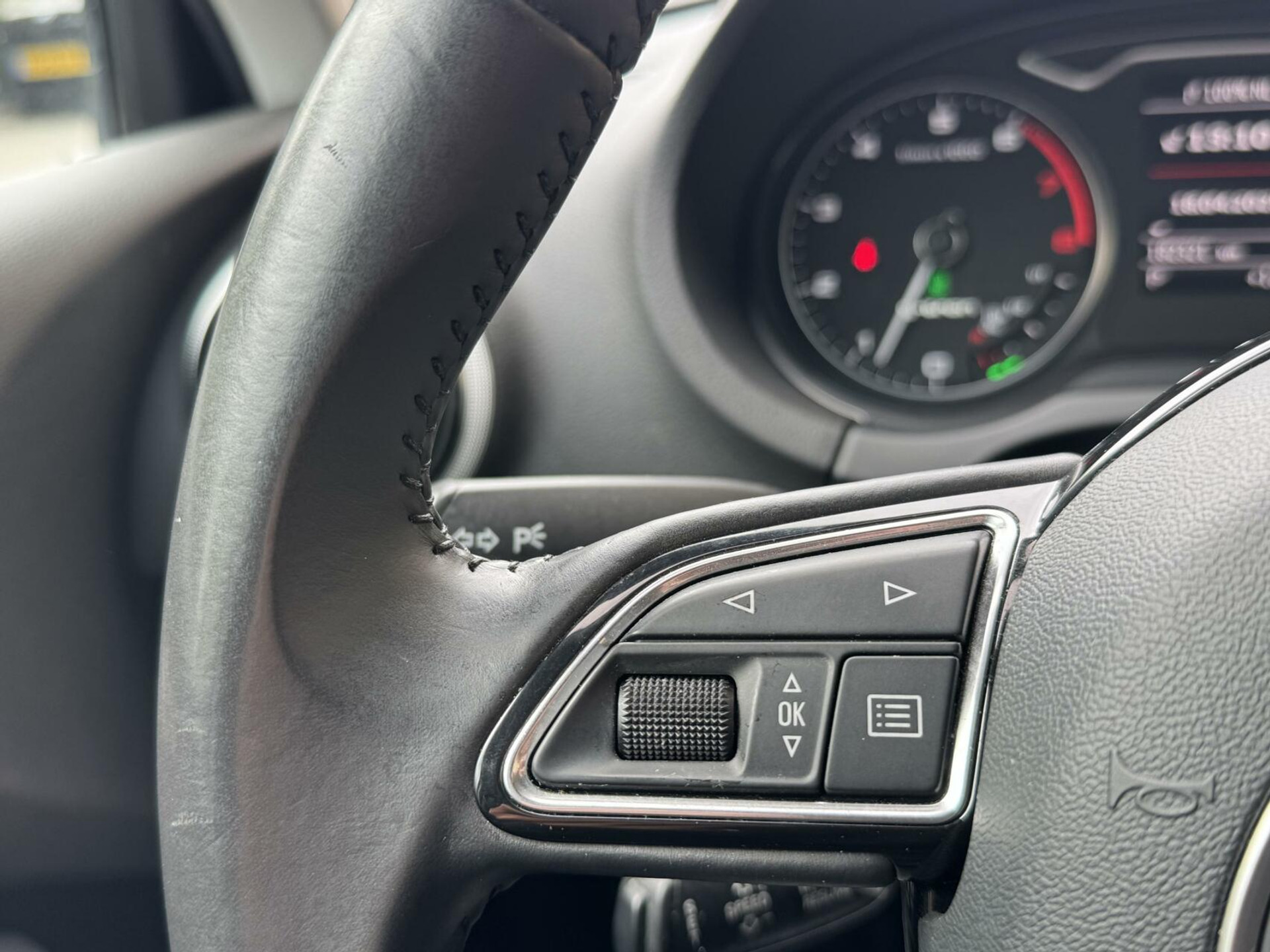 Audi A3 Sportback 1.4 TFSI Ambition Pro Line g-tron Automaat | Stoelverwarming | MMI+ navigatiesysteem | Dakrails | Climate control | Sportstoelen | Bi-Xenon koplampen | Parkeersensoren achter 44400728-8.jpg | Timcars.nl