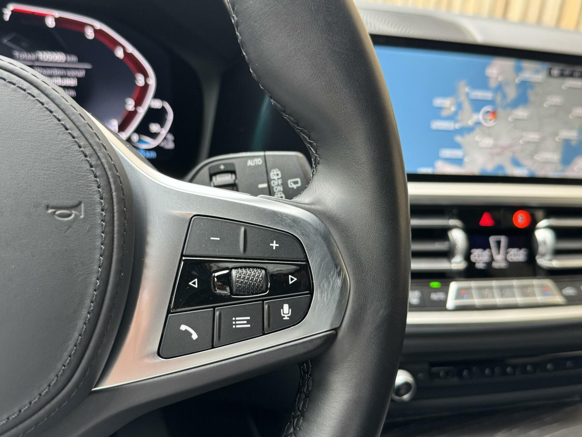 BMW 3 Serie Touring 330e Automaat | Leer | Adaptieve cruise control | DAB radio | Getint glas | LED verlichting | Stoelverwarming | Audio installatie | Apple CarPlay | Parkeersensoren voor en achter 44761105-12.jpg | Timcars.nl