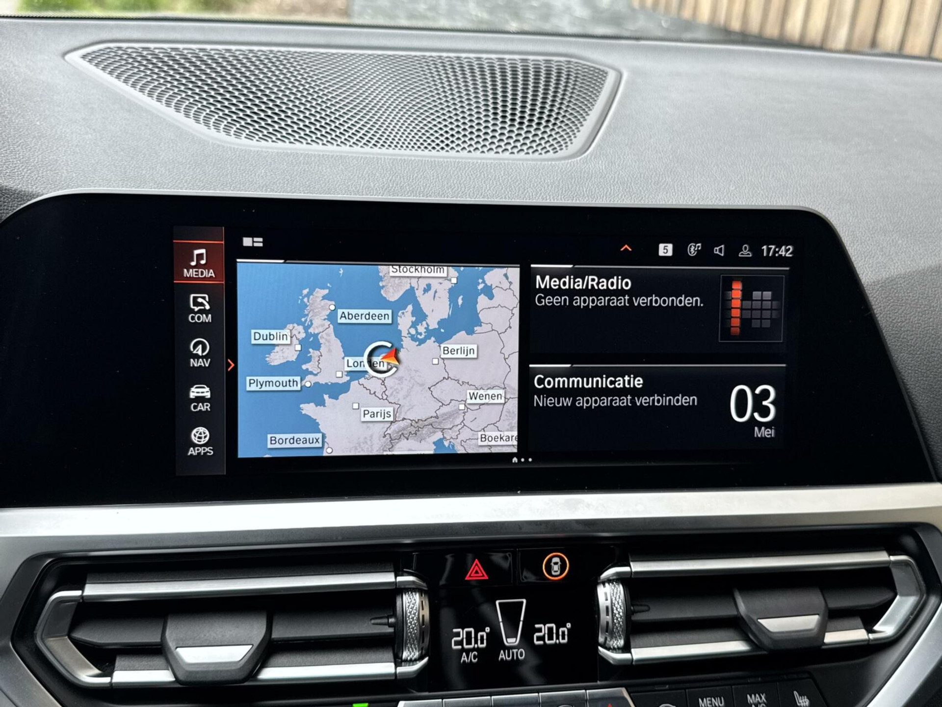 BMW 3 Serie Touring 330e Automaat | Leer | Adaptieve cruise control | DAB radio | Getint glas | LED verlichting | Stoelverwarming | Audio installatie | Apple CarPlay | Parkeersensoren voor en achter 44761105-17.jpg | Timcars.nl