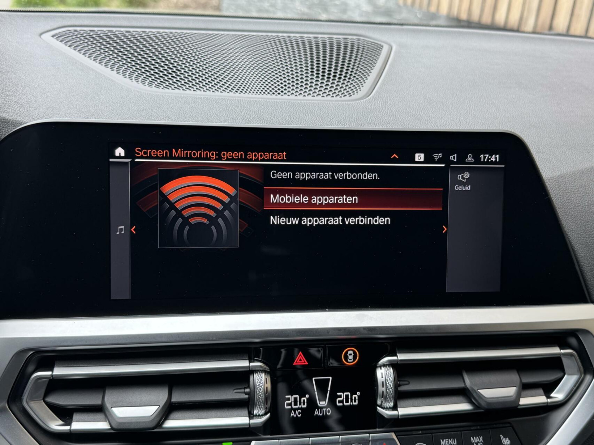 BMW 3 Serie Touring 330e Automaat | Leer | Adaptieve cruise control | DAB radio | Getint glas | LED verlichting | Stoelverwarming | Audio installatie | Apple CarPlay | Parkeersensoren voor en achter 44761105-19.jpg | Timcars.nl