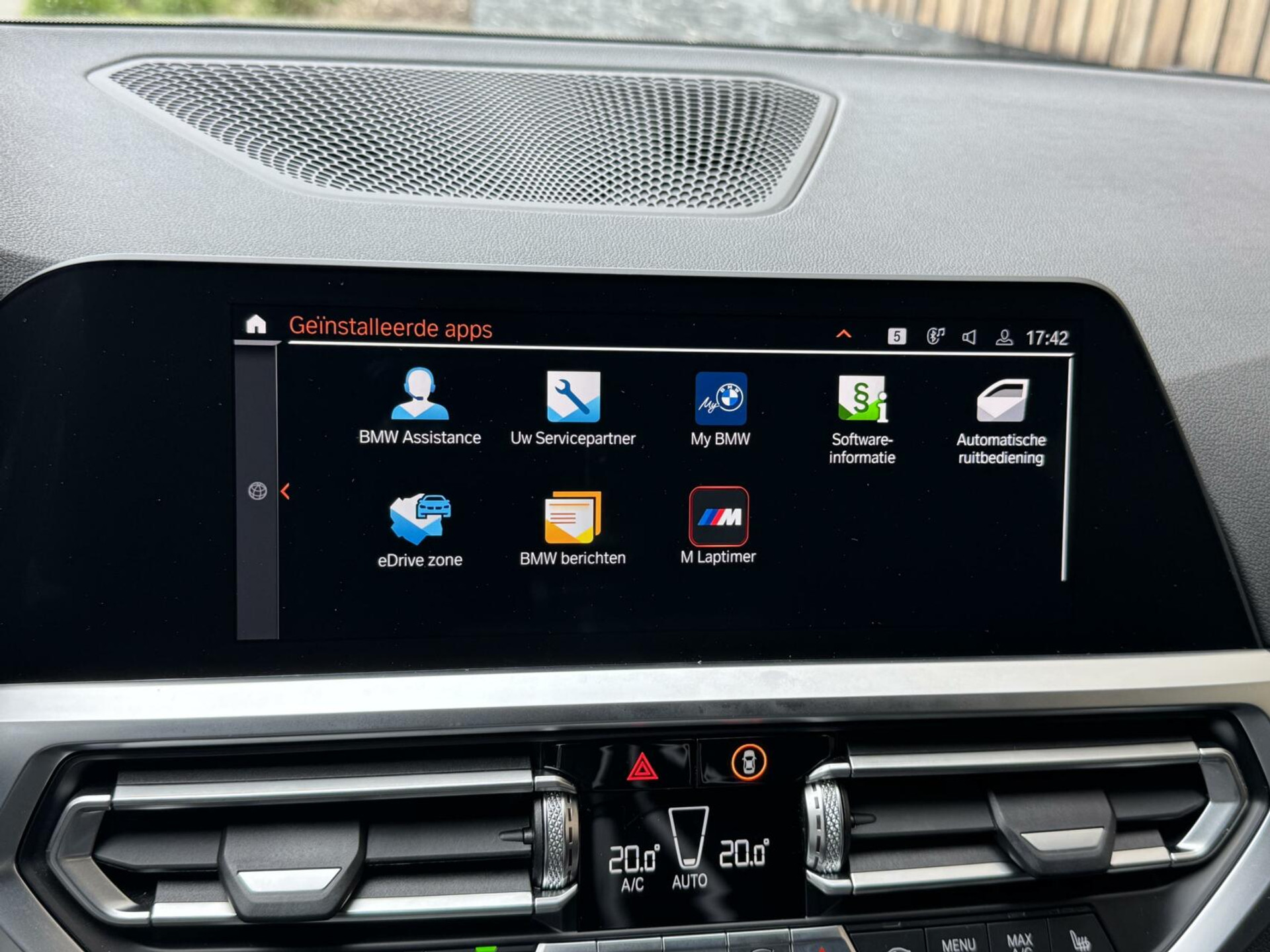 BMW 3 Serie Touring 330e Automaat | Leer | Adaptieve cruise control | DAB radio | Getint glas | LED verlichting | Stoelverwarming | Audio installatie | Apple CarPlay | Parkeersensoren voor en achter 44761105-21.jpg | Timcars.nl