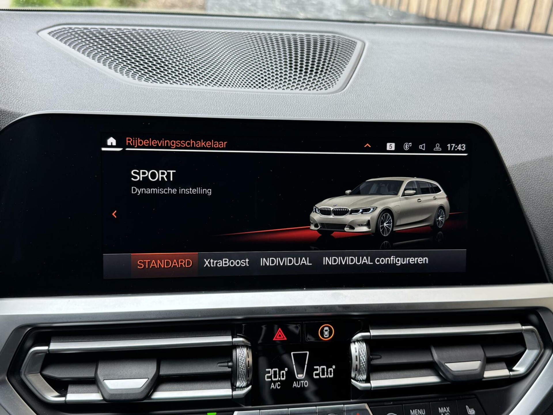 BMW 3 Serie Touring 330e Automaat | Leer | Adaptieve cruise control | DAB radio | Getint glas | LED verlichting | Stoelverwarming | Audio installatie | Apple CarPlay | Parkeersensoren voor en achter 44761105-29.jpg | Timcars.nl
