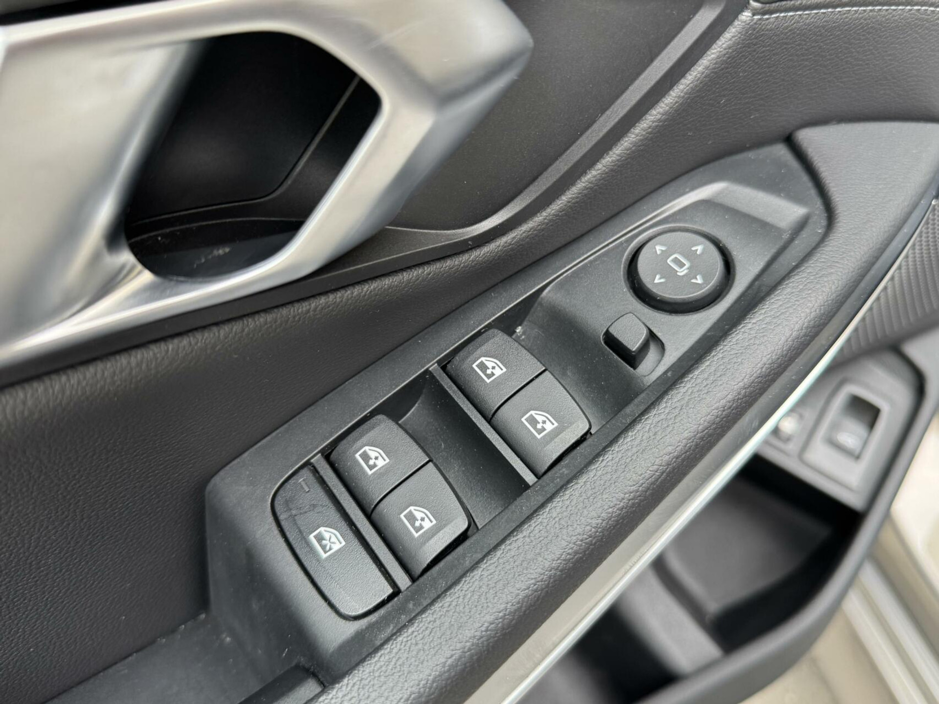 BMW 3 Serie Touring 330e Automaat | Leer | Adaptieve cruise control | DAB radio | Getint glas | LED verlichting | Stoelverwarming | Audio installatie | Apple CarPlay | Parkeersensoren voor en achter 44761105-3.jpg | Timcars.nl