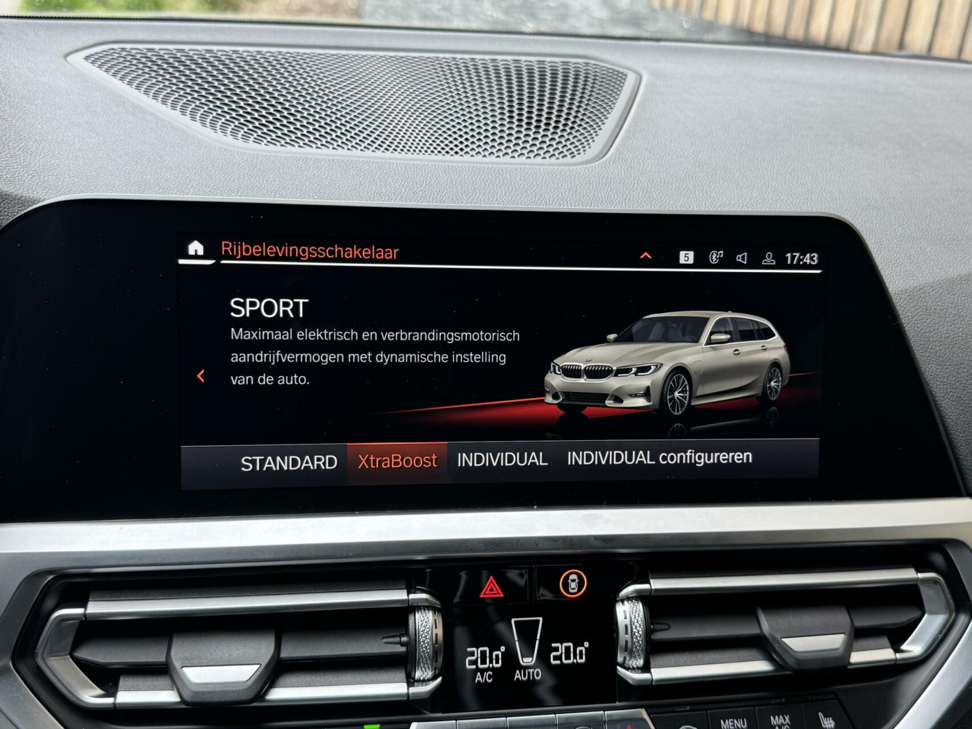 BMW 3 Serie Touring 330e Automaat | Leer | Adaptieve cruise control | DAB radio | Getint glas | LED verlichting | Stoelverwarming | Audio installatie | Apple CarPlay | Parkeersensoren voor en achter 44761105-30.jpg | Timcars.nl