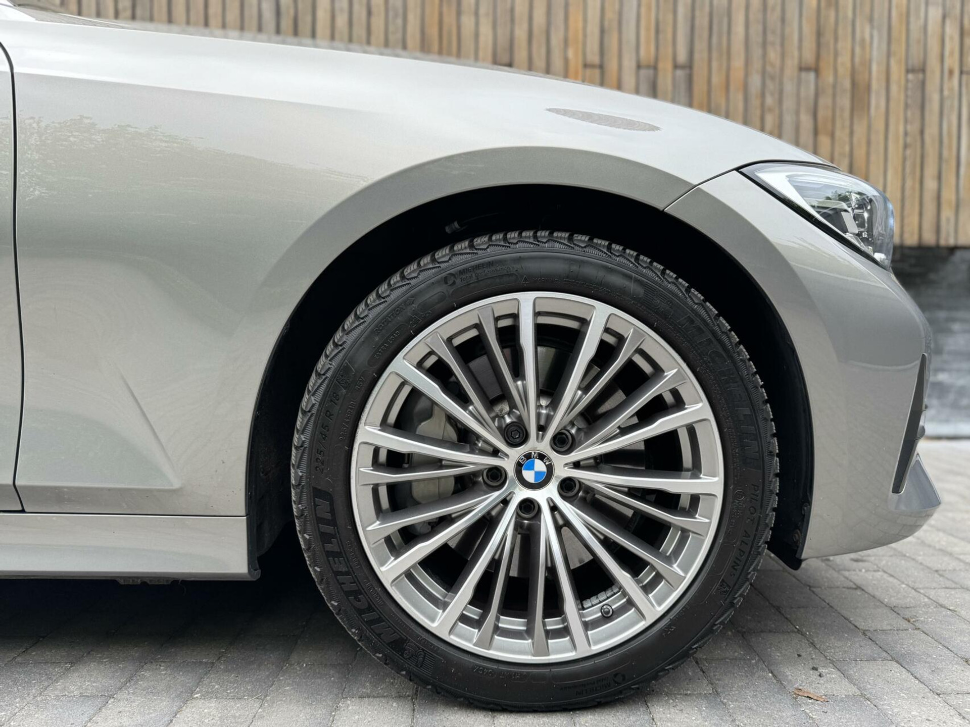 BMW 3 Serie Touring 330e Automaat | Leer | Adaptieve cruise control | DAB radio | Getint glas | LED verlichting | Stoelverwarming | Audio installatie | Apple CarPlay | Parkeersensoren voor en achter 44761105-44.jpg | Timcars.nl