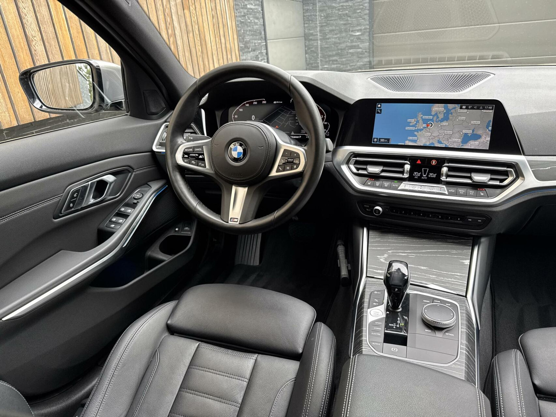 BMW 3 Serie Touring 330e Automaat | Leer | Adaptieve cruise control | DAB radio | Getint glas | LED verlichting | Stoelverwarming | Audio installatie | Apple CarPlay | Parkeersensoren voor en achter 44761105-5.jpg | Timcars.nl