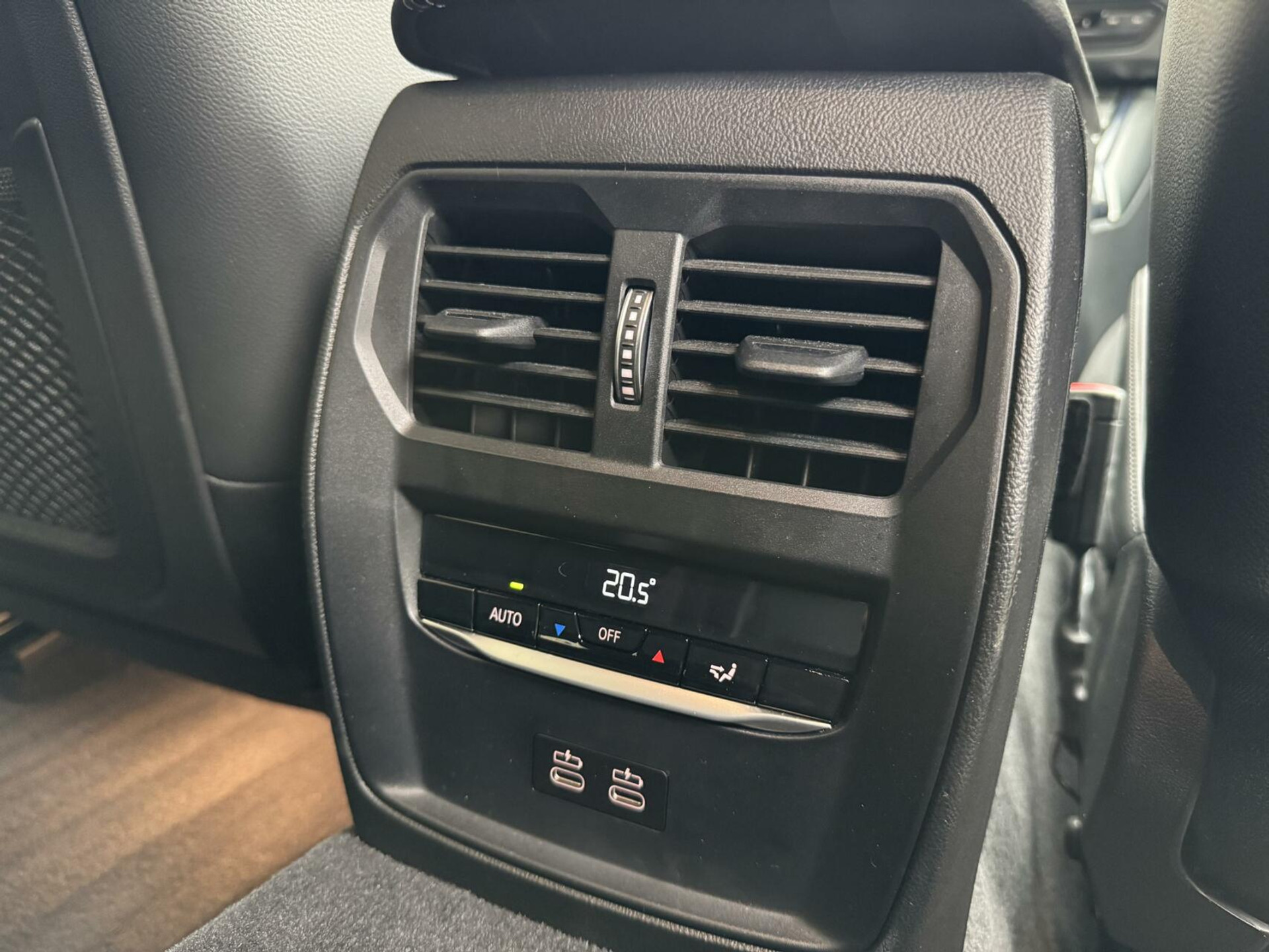 BMW 3 Serie Touring 330e Automaat | Leer | Adaptieve cruise control | DAB radio | Getint glas | LED verlichting | Stoelverwarming | Audio installatie | Apple CarPlay | Parkeersensoren voor en achter 44761105-51.jpg | Timcars.nl