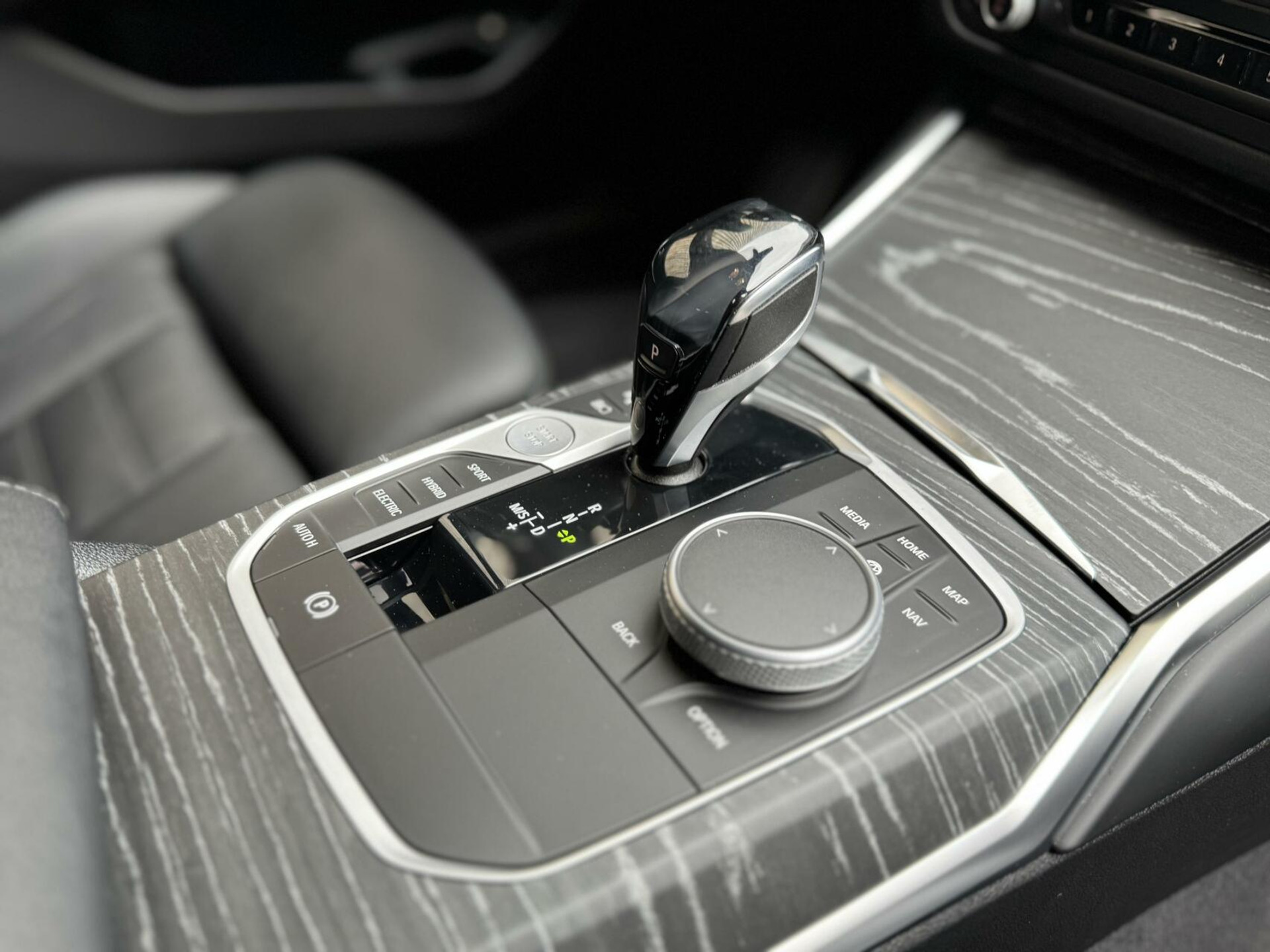 BMW 3 Serie Touring 330e Automaat | Leer | Adaptieve cruise control | DAB radio | Getint glas | LED verlichting | Stoelverwarming | Audio installatie | Apple CarPlay | Parkeersensoren voor en achter 44761105-59.jpg | Timcars.nl