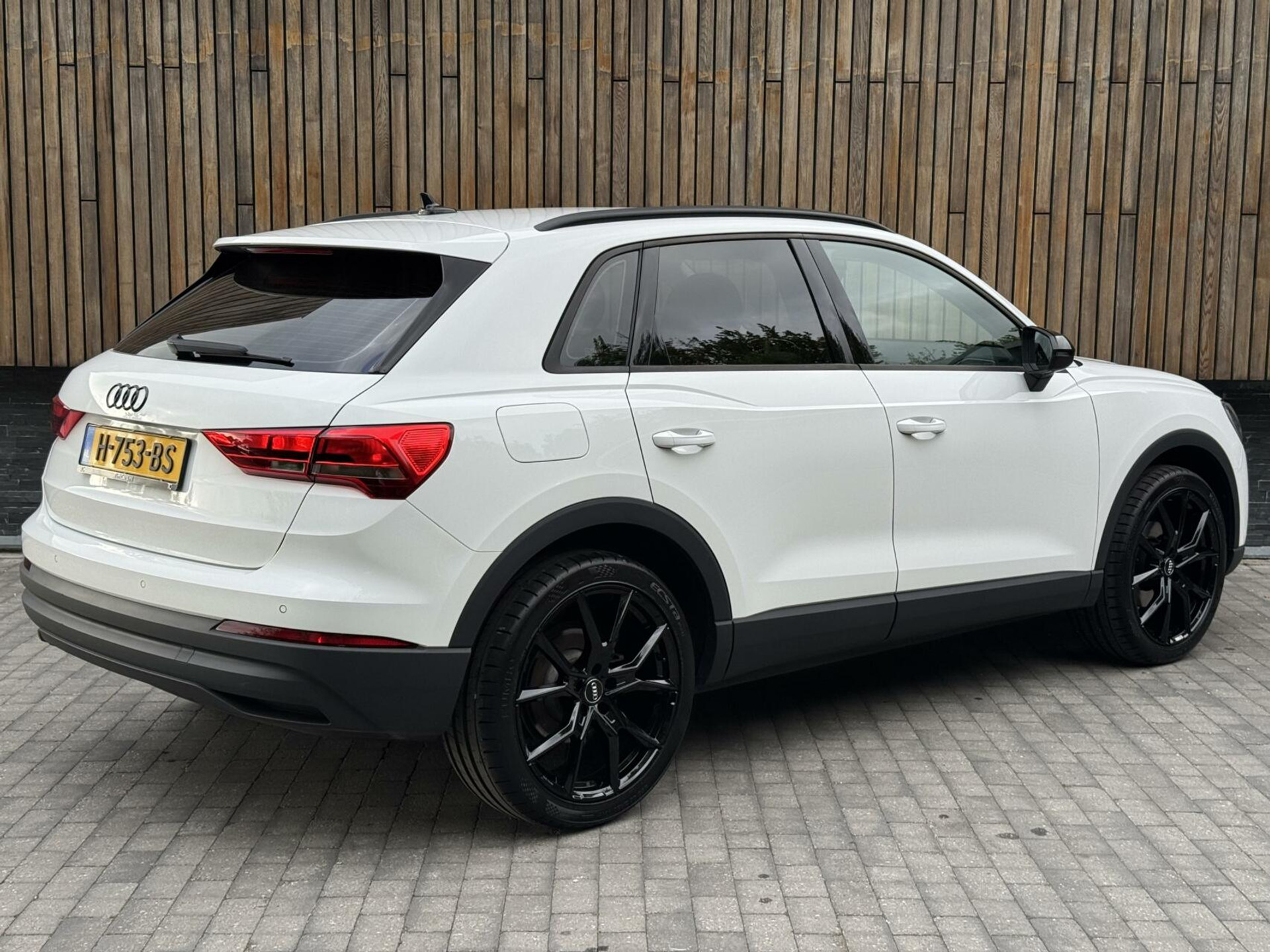 Audi Q3 35 TFSI Pro Line Automaat 150pk | Climate control | Cruise control | Apple CarPlay | Trekhaak uitklapbaar | Sportstoelen | LED verlichting | Zwart optiek pakket | Parkeersensoren achter 44761223-1.jpg | Timcars.nl