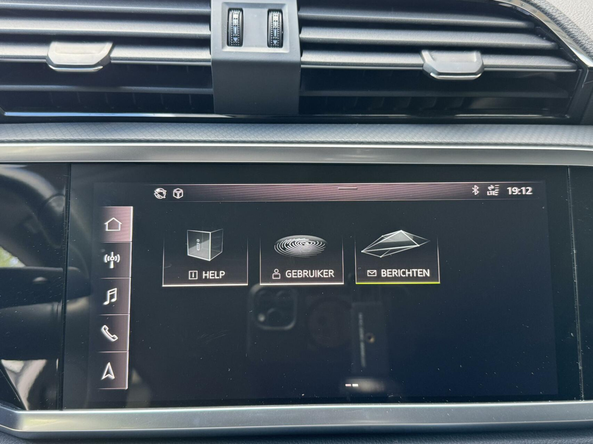 Audi Q3 35 TFSI Pro Line Automaat 150pk | Climate control | Cruise control | Apple CarPlay | Trekhaak uitklapbaar | Sportstoelen | LED verlichting | Zwart optiek pakket | Parkeersensoren achter 44761223-21.jpg | Timcars.nl