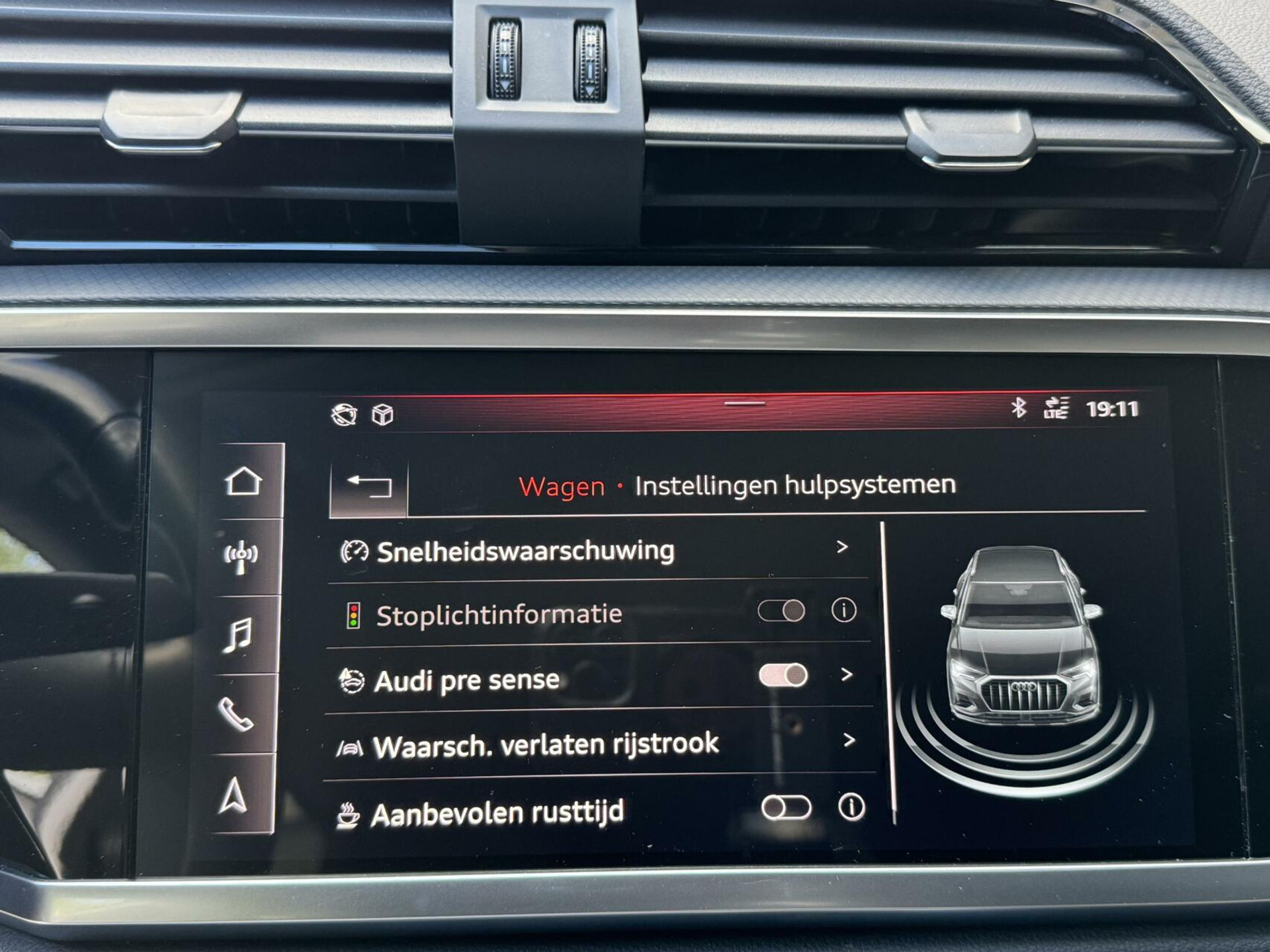 Audi Q3 35 TFSI Pro Line Automaat 150pk | Climate control | Cruise control | Apple CarPlay | Trekhaak uitklapbaar | Sportstoelen | LED verlichting | Zwart optiek pakket | Parkeersensoren achter 44761223-24.jpg | Timcars.nl