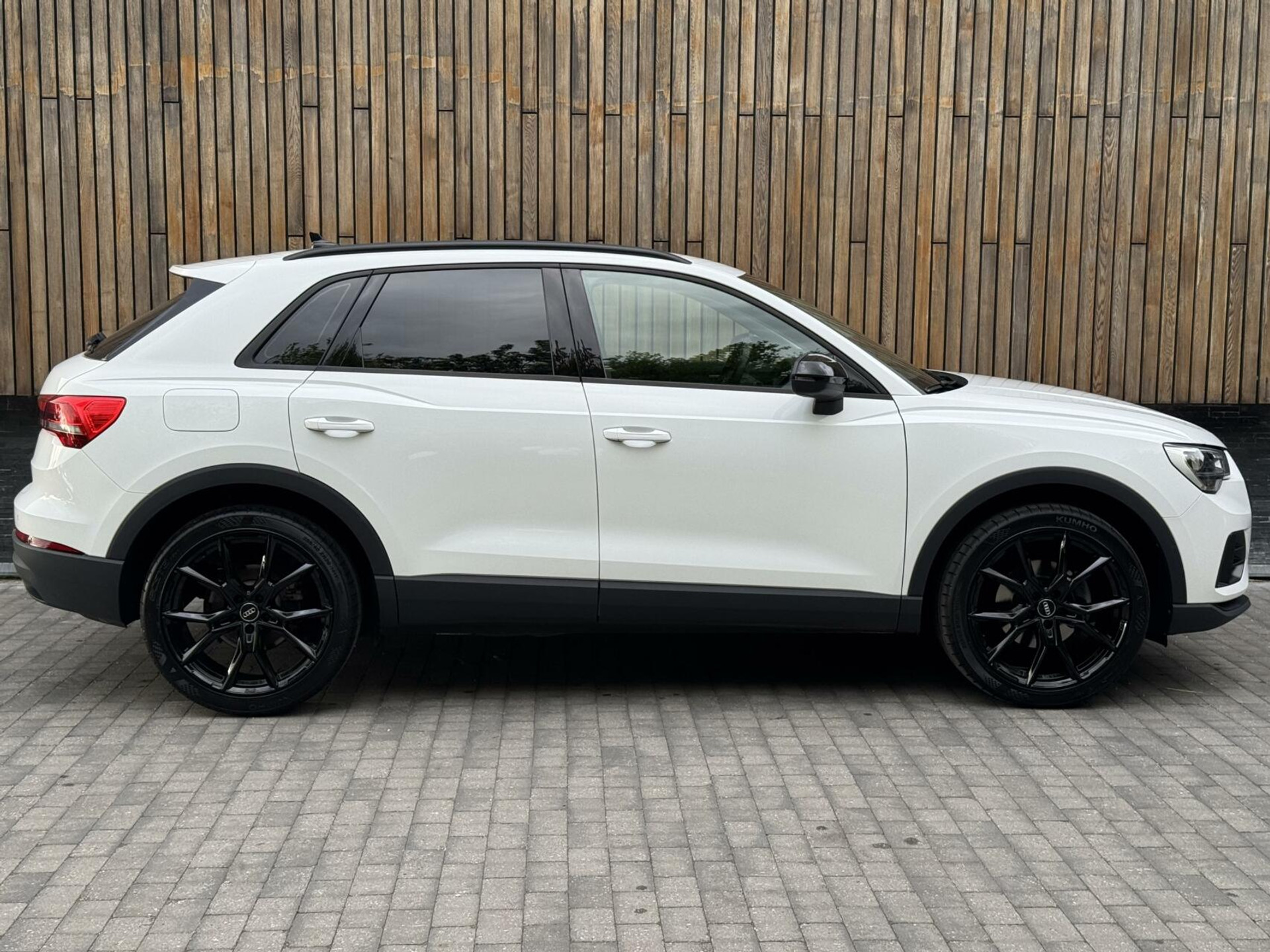 Audi Q3 35 TFSI Pro Line Automaat 150pk | Climate control | Cruise control | Apple CarPlay | Trekhaak uitklapbaar | Sportstoelen | LED verlichting | Zwart optiek pakket | Parkeersensoren achter 44761223-29.jpg | Timcars.nl