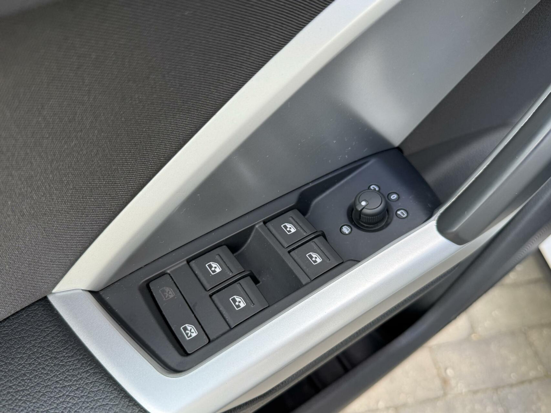 Audi Q3 35 TFSI Pro Line Automaat 150pk | Climate control | Cruise control | Apple CarPlay | Trekhaak uitklapbaar | Sportstoelen | LED verlichting | Zwart optiek pakket | Parkeersensoren achter 44761223-3.jpg | Timcars.nl