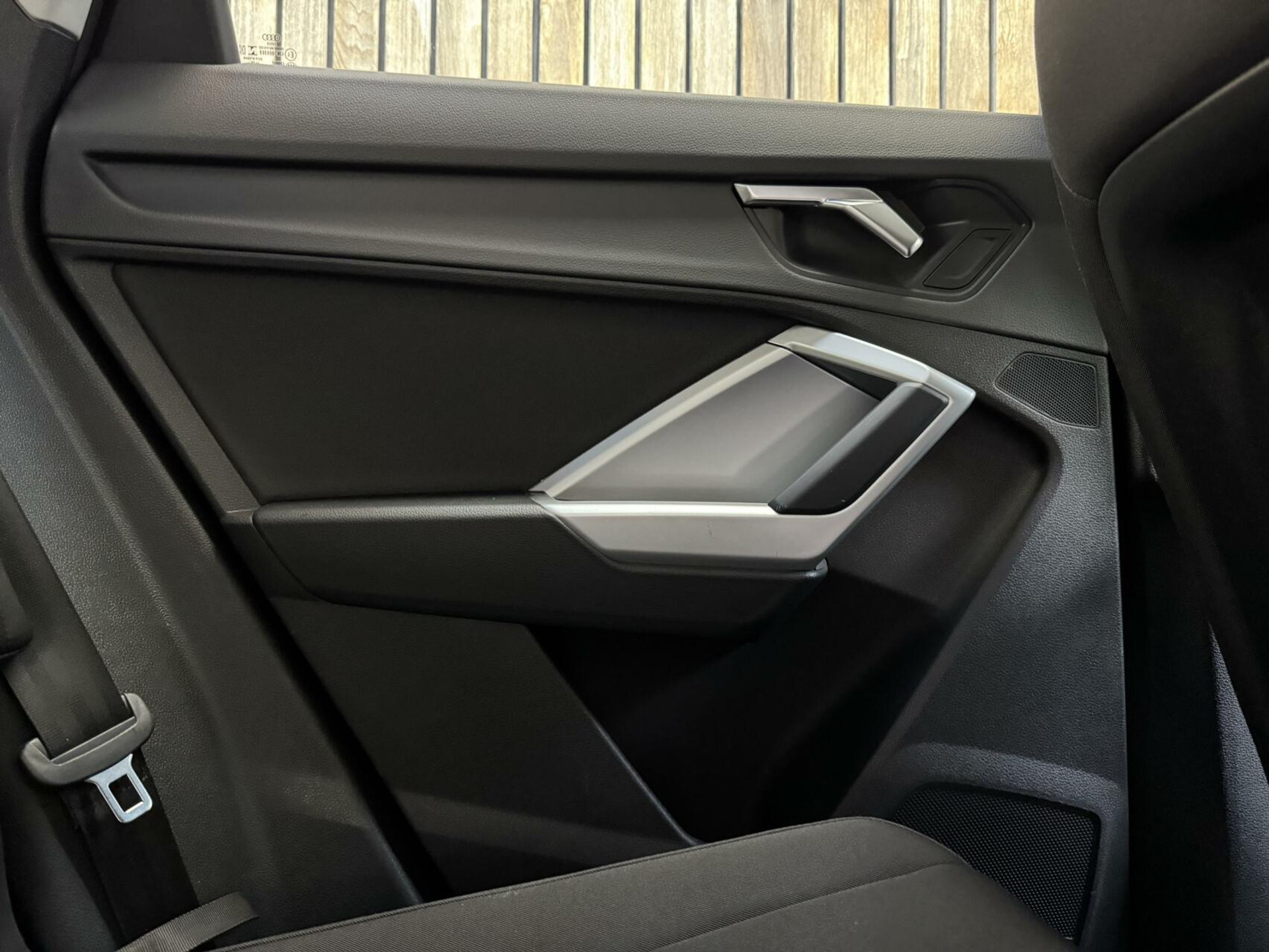 Audi Q3 35 TFSI Pro Line Automaat 150pk | Climate control | Cruise control | Apple CarPlay | Trekhaak uitklapbaar | Sportstoelen | LED verlichting | Zwart optiek pakket | Parkeersensoren achter 44761223-36.jpg | Timcars.nl