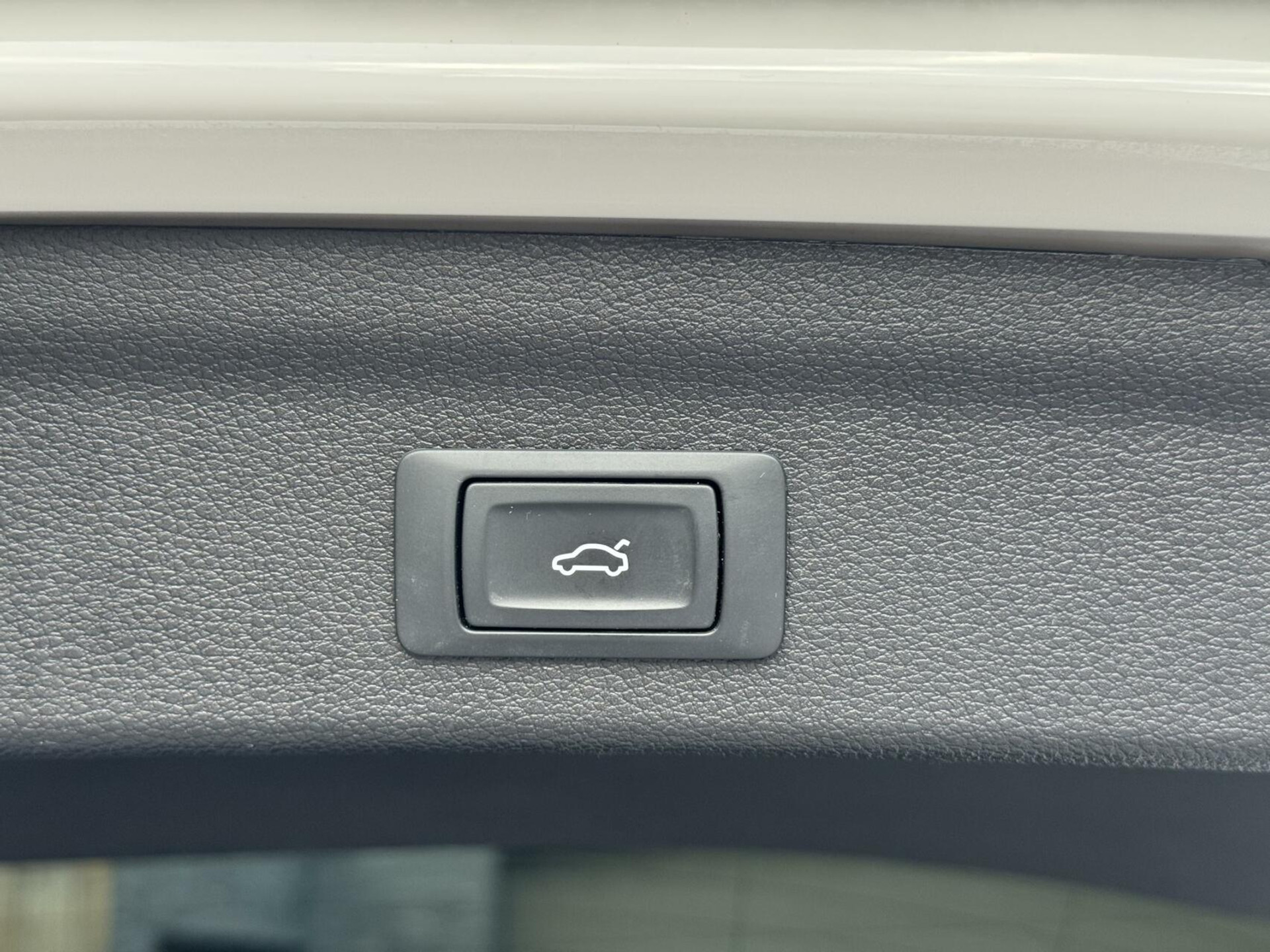 Audi Q3 35 TFSI Pro Line Automaat 150pk | Climate control | Cruise control | Apple CarPlay | Trekhaak uitklapbaar | Sportstoelen | LED verlichting | Zwart optiek pakket | Parkeersensoren achter 44761223-40.jpg | Timcars.nl