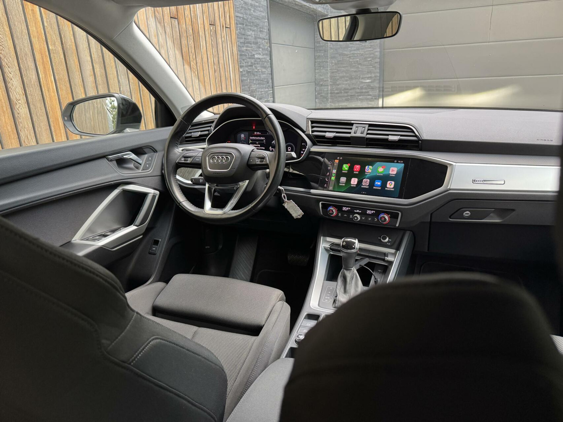 Audi Q3 35 TFSI Pro Line Automaat 150pk | Climate control | Cruise control | Apple CarPlay | Trekhaak uitklapbaar | Sportstoelen | LED verlichting | Zwart optiek pakket | Parkeersensoren achter 44761223-46.jpg | Timcars.nl