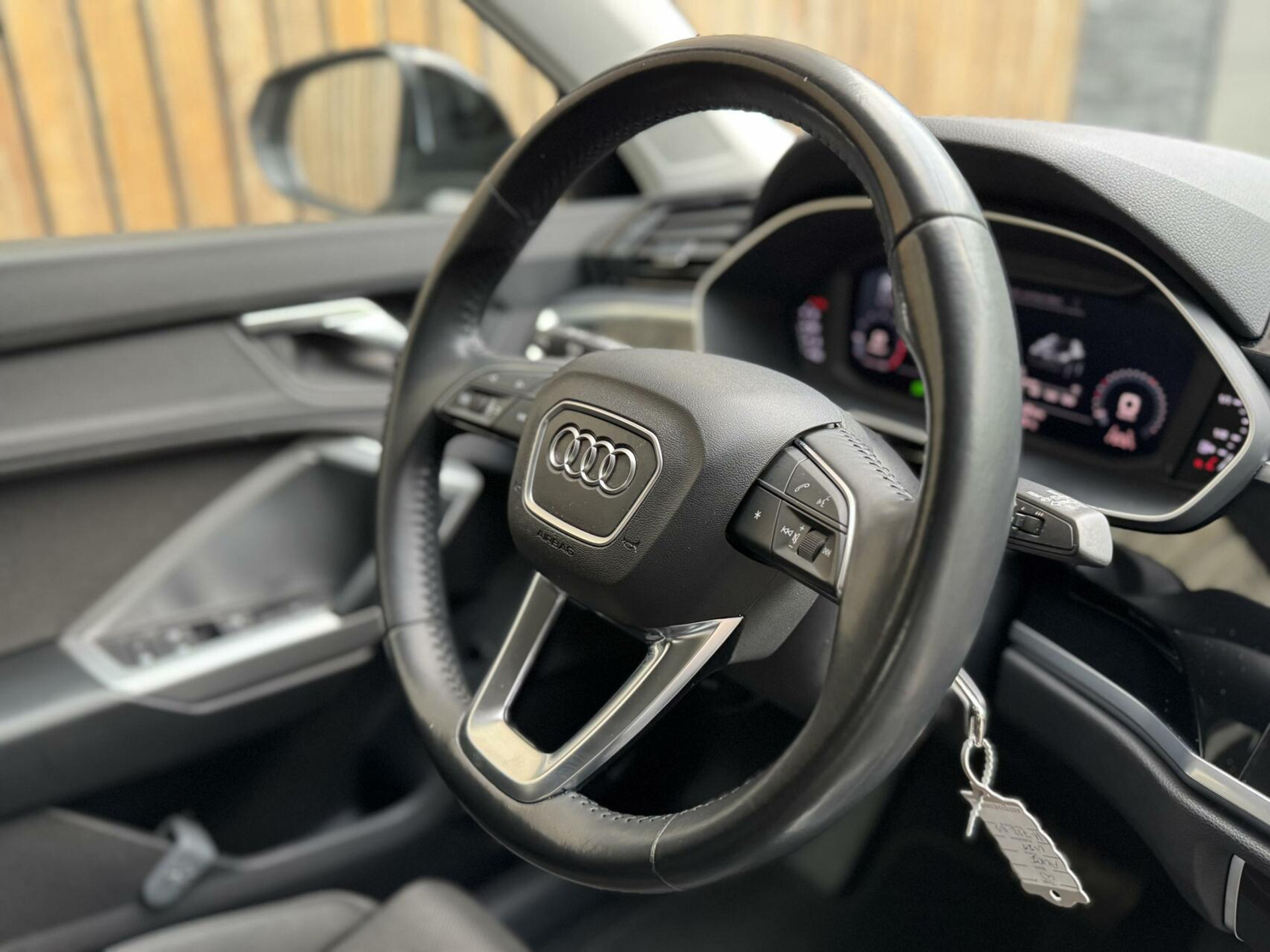 Audi Q3 35 TFSI Pro Line Automaat 150pk | Climate control | Cruise control | Apple CarPlay | Trekhaak uitklapbaar | Sportstoelen | LED verlichting | Zwart optiek pakket | Parkeersensoren achter 44761223-48.jpg | Timcars.nl