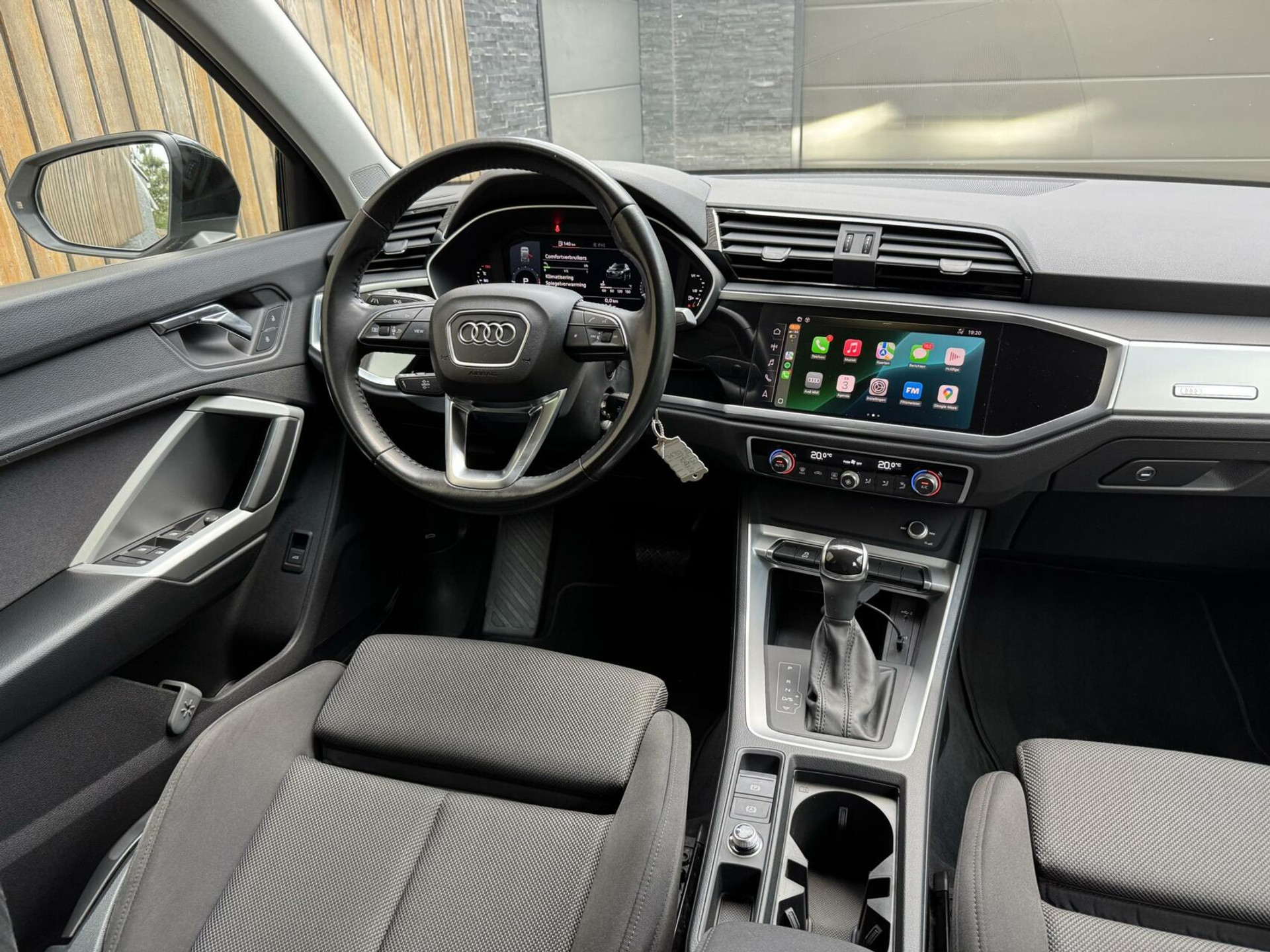 Audi Q3 35 TFSI Pro Line Automaat 150pk | Climate control | Cruise control | Apple CarPlay | Trekhaak uitklapbaar | Sportstoelen | LED verlichting | Zwart optiek pakket | Parkeersensoren achter 44761223-6.jpg | Timcars.nl