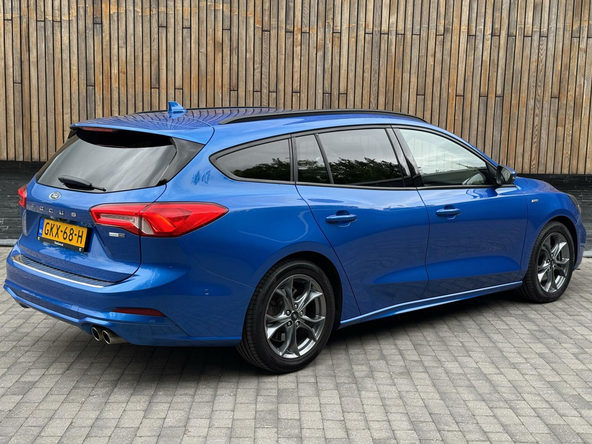 Ford Focus Wagon 1.0 EcoBoost Hybrid ST Line | Navigatiesysteem | Stoelverwarming | Stuurverwarming | LED verlichting | Apple CarPlay | Achteruitrijcamera | Inparkeerhulp | Parkeersensoren voor en achter 44761242-1.jpg | Timcars.nl
