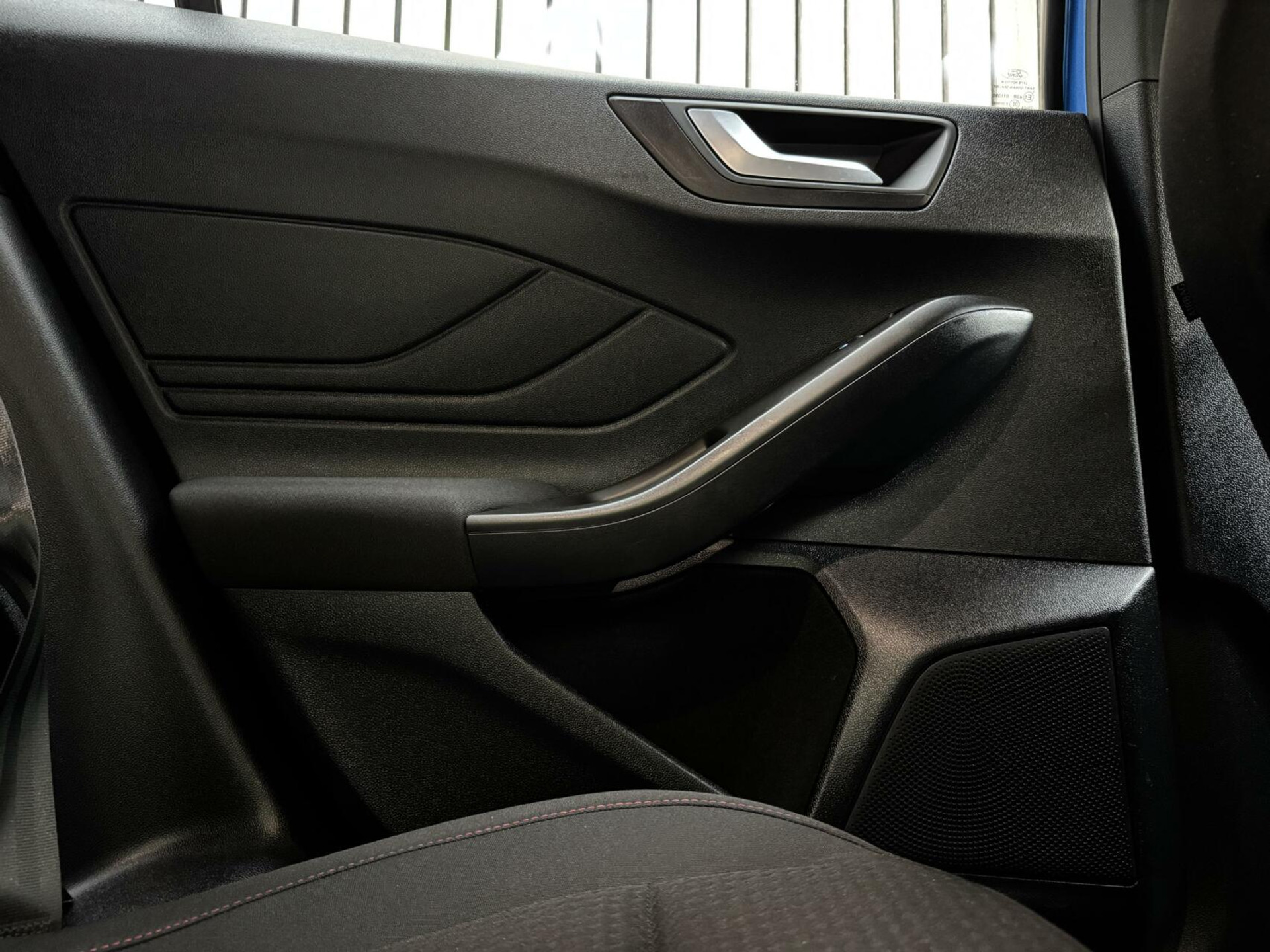 Ford Focus Wagon 1.0 EcoBoost Hybrid ST Line | Navigatiesysteem | Stoelverwarming | Stuurverwarming | LED verlichting | Apple CarPlay | Achteruitrijcamera | Inparkeerhulp | Parkeersensoren voor en achter 44761242-32.jpg | Timcars.nl