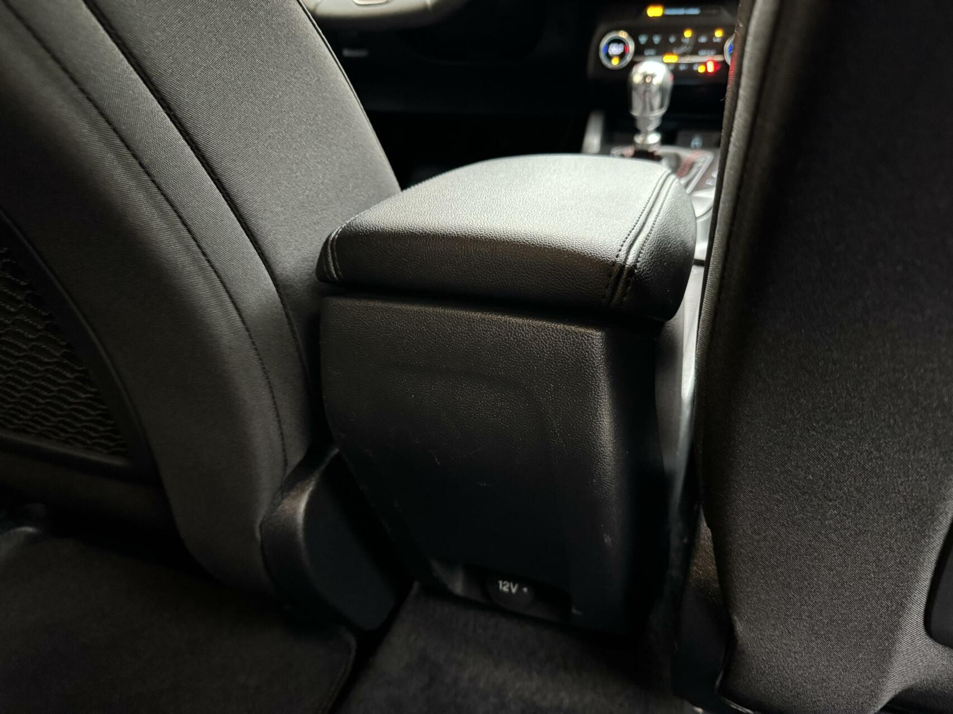 Ford Focus Wagon 1.0 EcoBoost Hybrid ST Line | Navigatiesysteem | Stoelverwarming | Stuurverwarming | LED verlichting | Apple CarPlay | Achteruitrijcamera | Inparkeerhulp | Parkeersensoren voor en achter 44761242-34.jpg | Timcars.nl