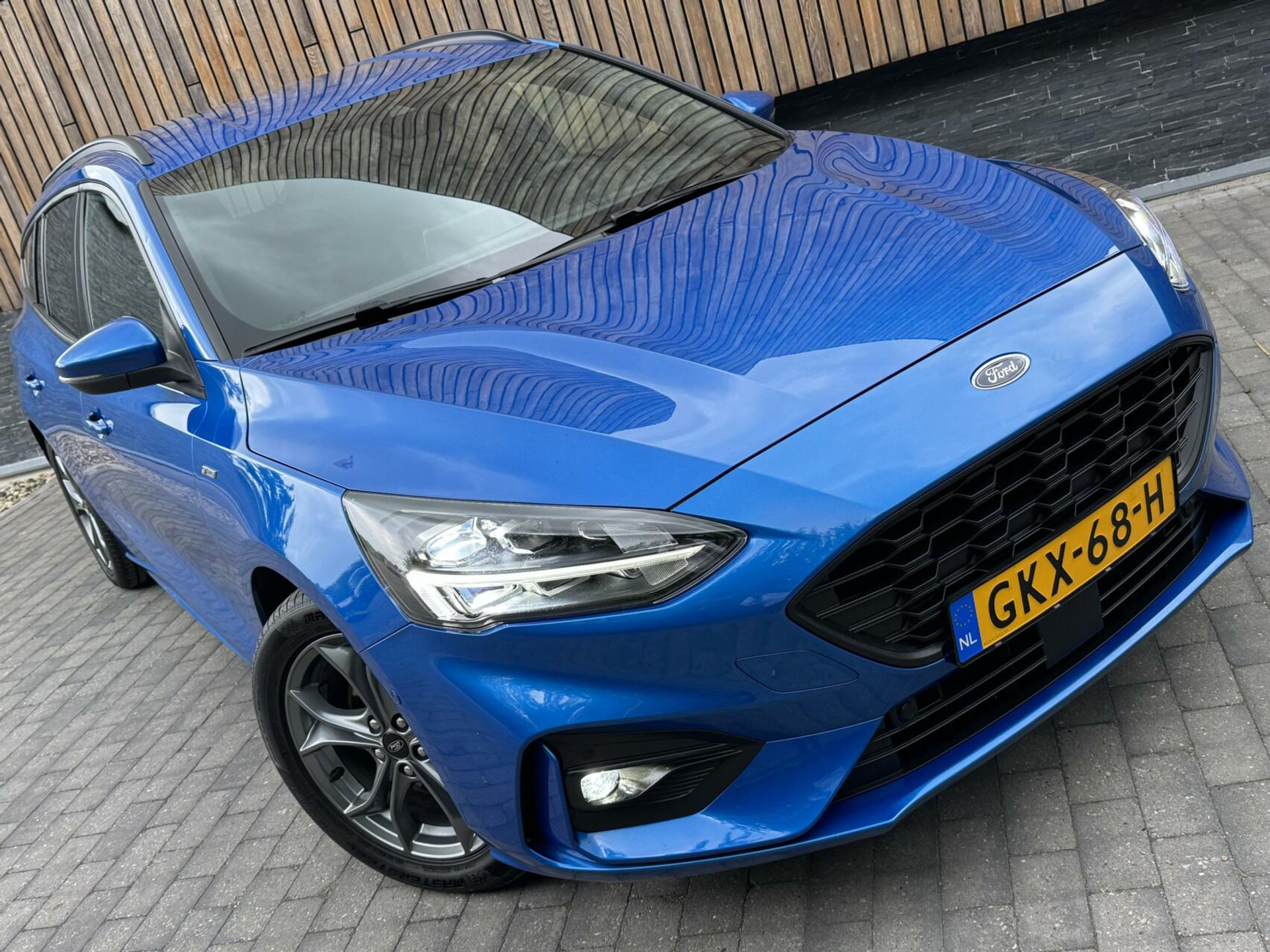 Ford Focus Wagon 1.0 EcoBoost Hybrid ST Line | Navigatiesysteem | Stoelverwarming | Stuurverwarming | LED verlichting | Apple CarPlay | Achteruitrijcamera | Inparkeerhulp | Parkeersensoren voor en achter 44761242-44.jpg | Timcars.nl