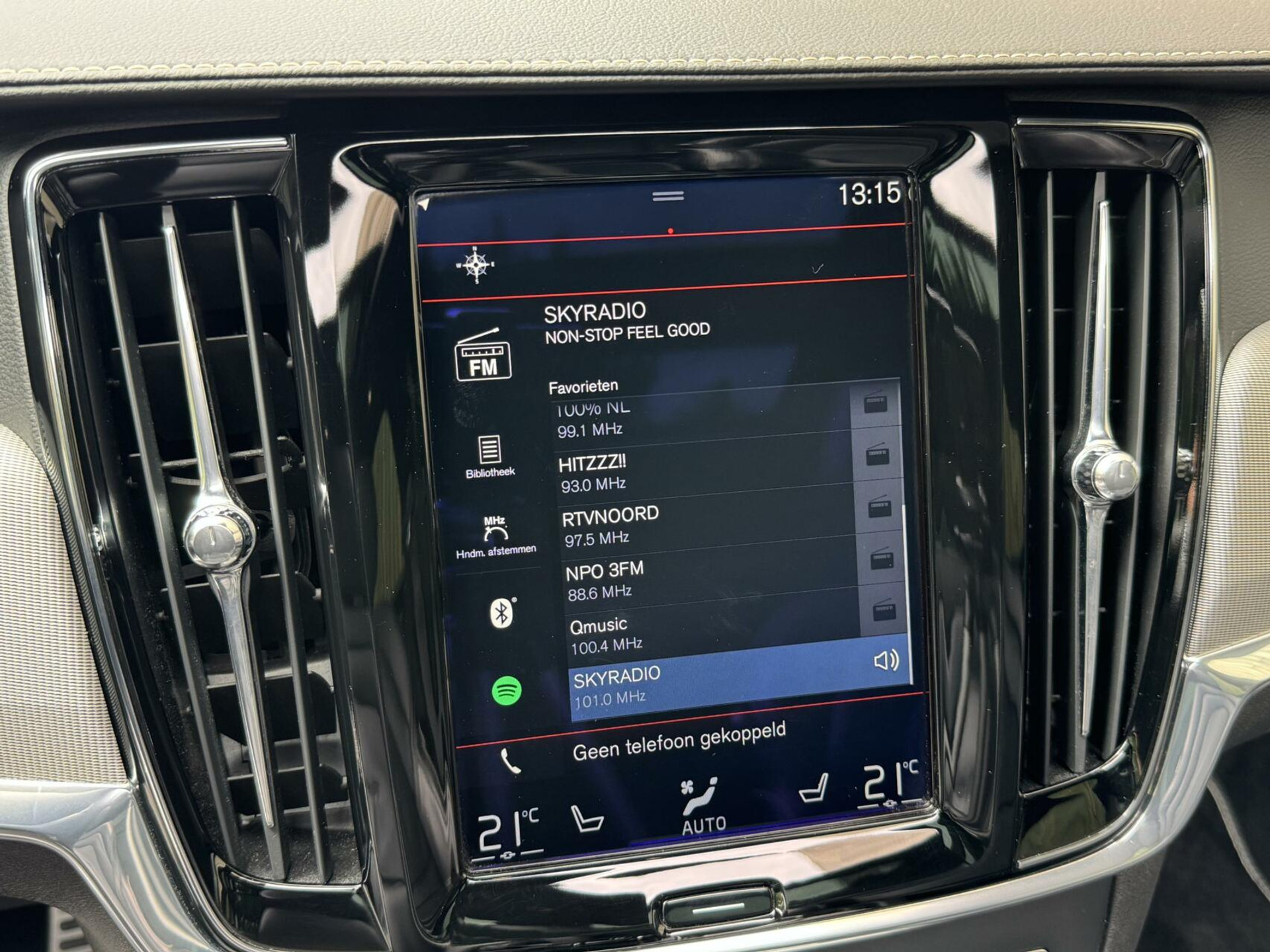 Volvo V90 2.0 D3 R-Design Automaat | Panoramadak | Leren bekleding | Camera met rondomzicht | Bowers&Wilkins | Adaptieve cruise control | Head-up Display | Apple CarPlay | LED | Parkeersensoren voor en achter 45638229-16.jpg | Timcars.nl