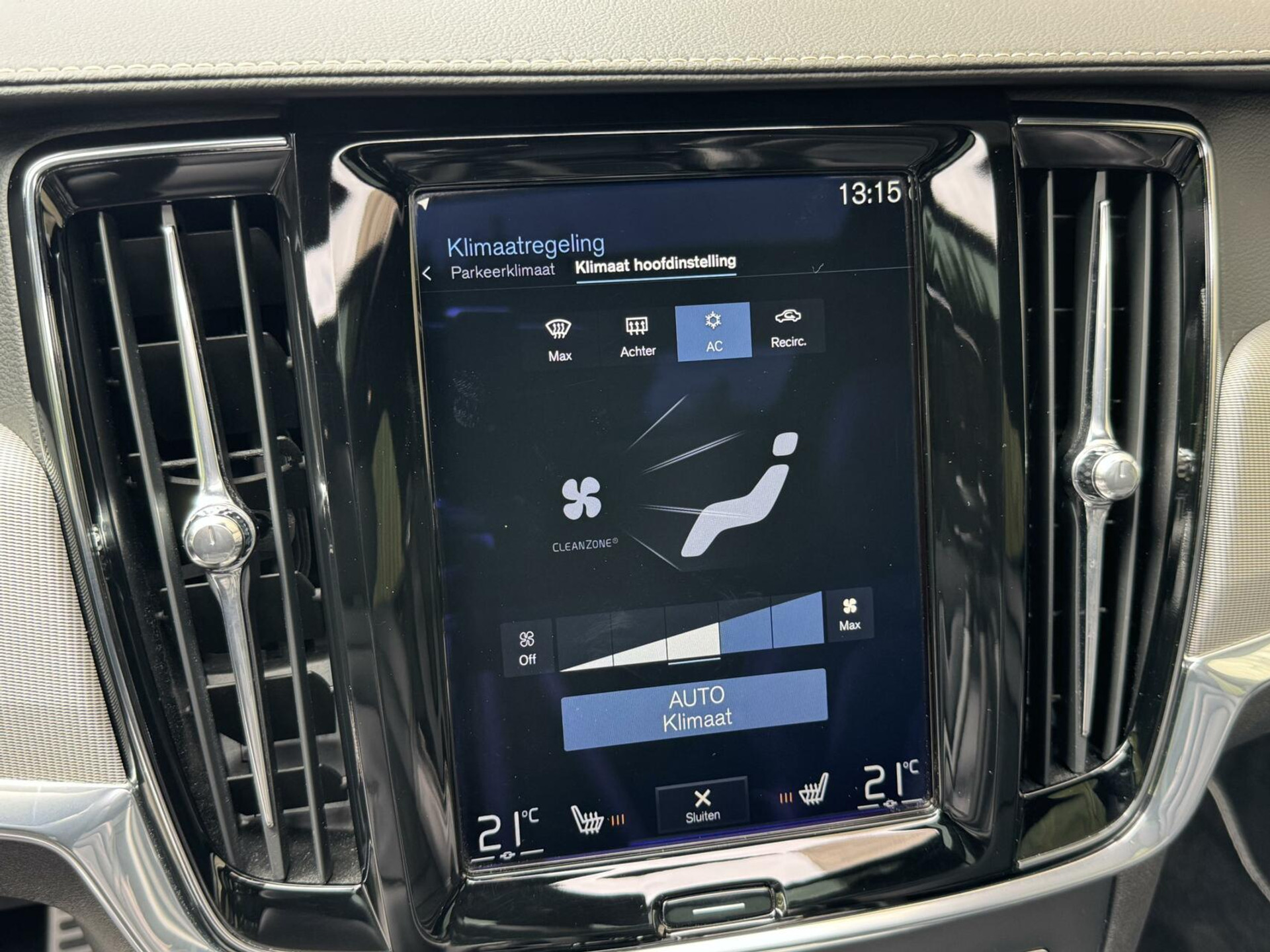 Volvo V90 2.0 D3 R-Design Automaat | Panoramadak | Leren bekleding | Camera met rondomzicht | Bowers&Wilkins | Adaptieve cruise control | Head-up Display | Apple CarPlay | LED | Parkeersensoren voor en achter 45638229-22.jpg | Timcars.nl