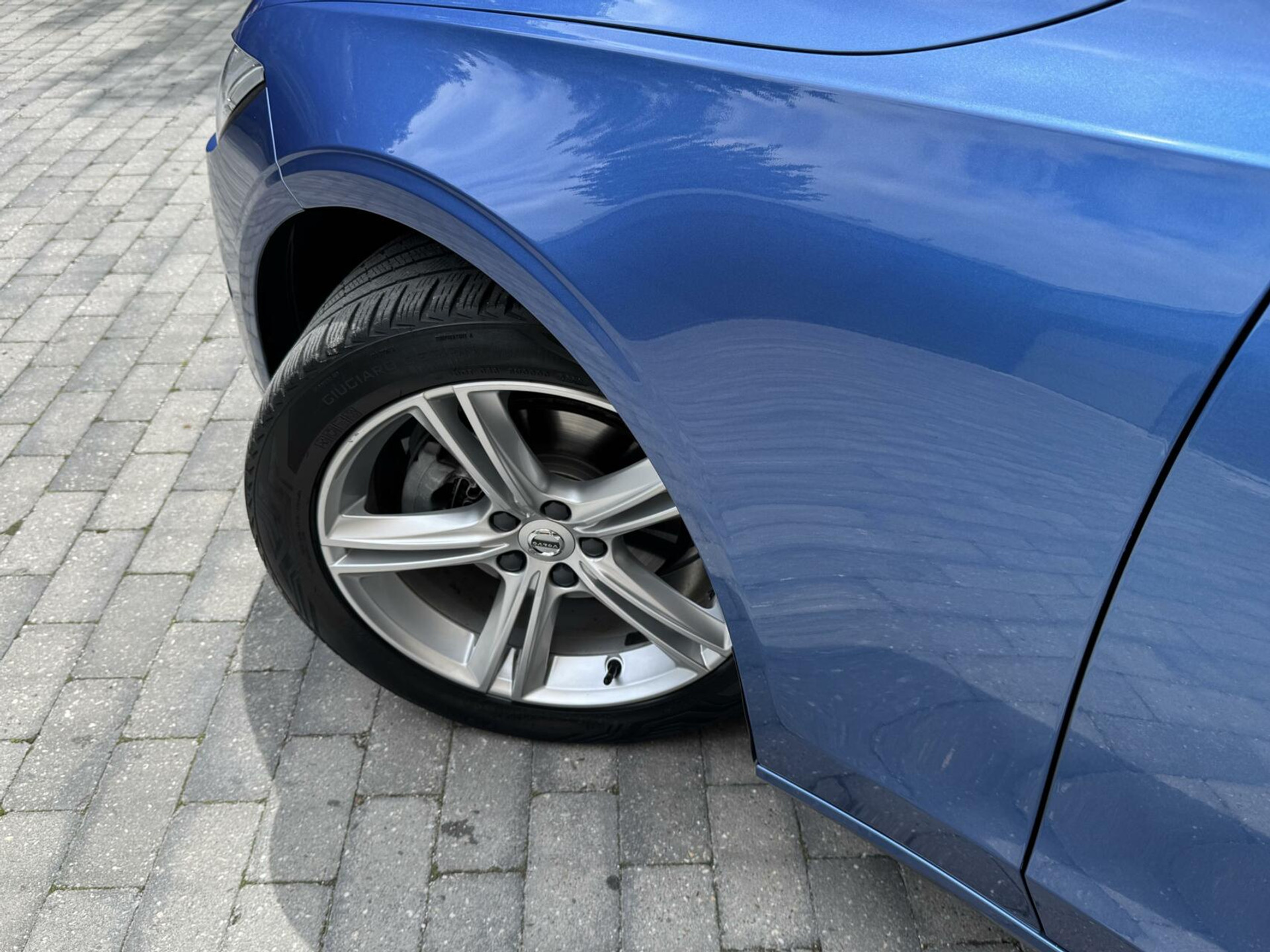 Volvo V90 2.0 D3 R-Design Automaat | Panoramadak | Leren bekleding | Camera met rondomzicht | Bowers&Wilkins | Adaptieve cruise control | Head-up Display | Apple CarPlay | LED | Parkeersensoren voor en achter 45638229-68.jpg | Timcars.nl