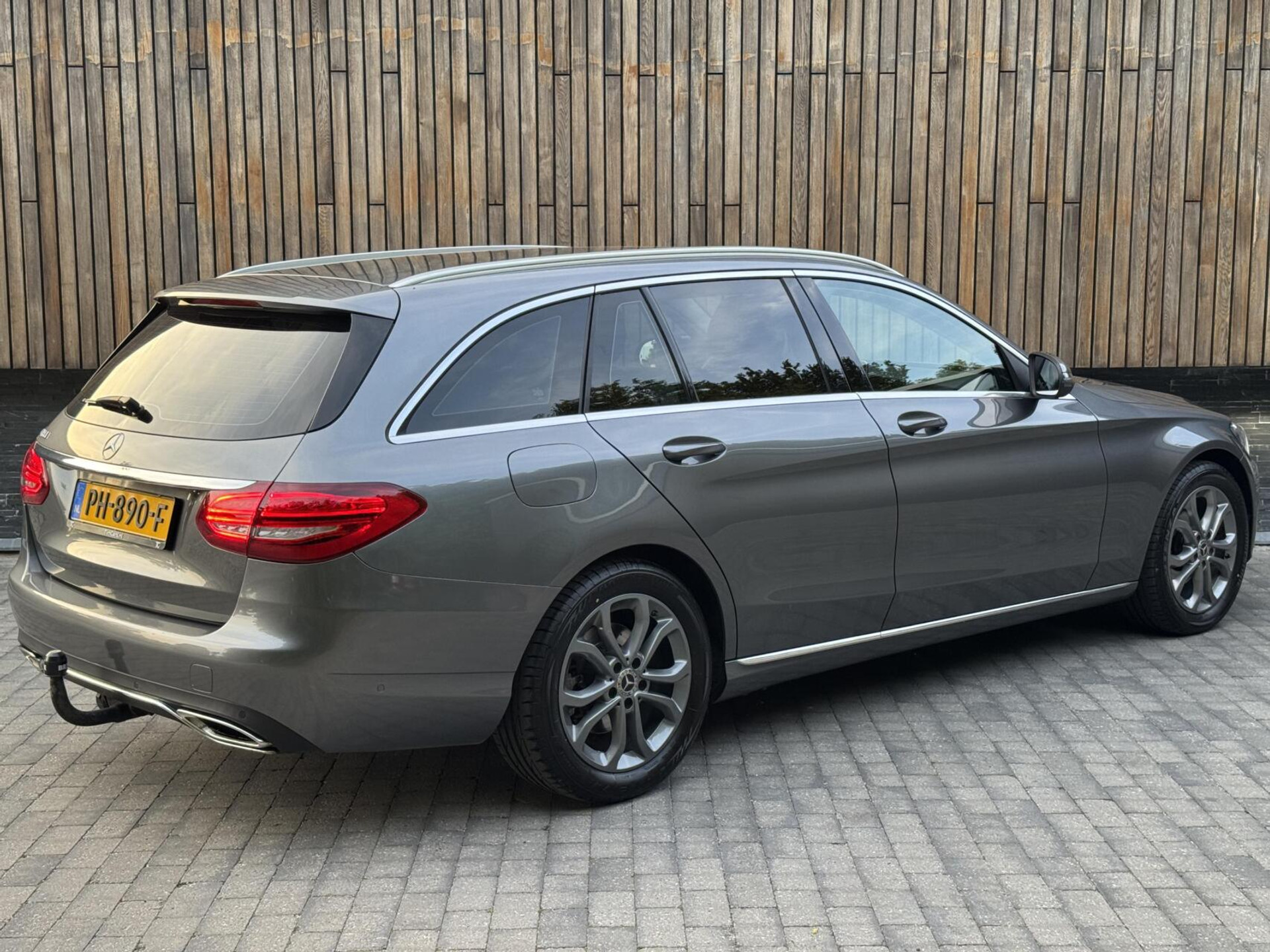 Mercedes-Benz C-Klasse Estate 180 Business Automaat Navigatiesysteem | Trekhaak | LED verlichting | Climate control | Cruise control | Getint glas | 17 inch lichtmetalen velgen | Achteruitrijcamera | Parkeersensoren voor achter 45666873-1.jpg | Timcars.nl