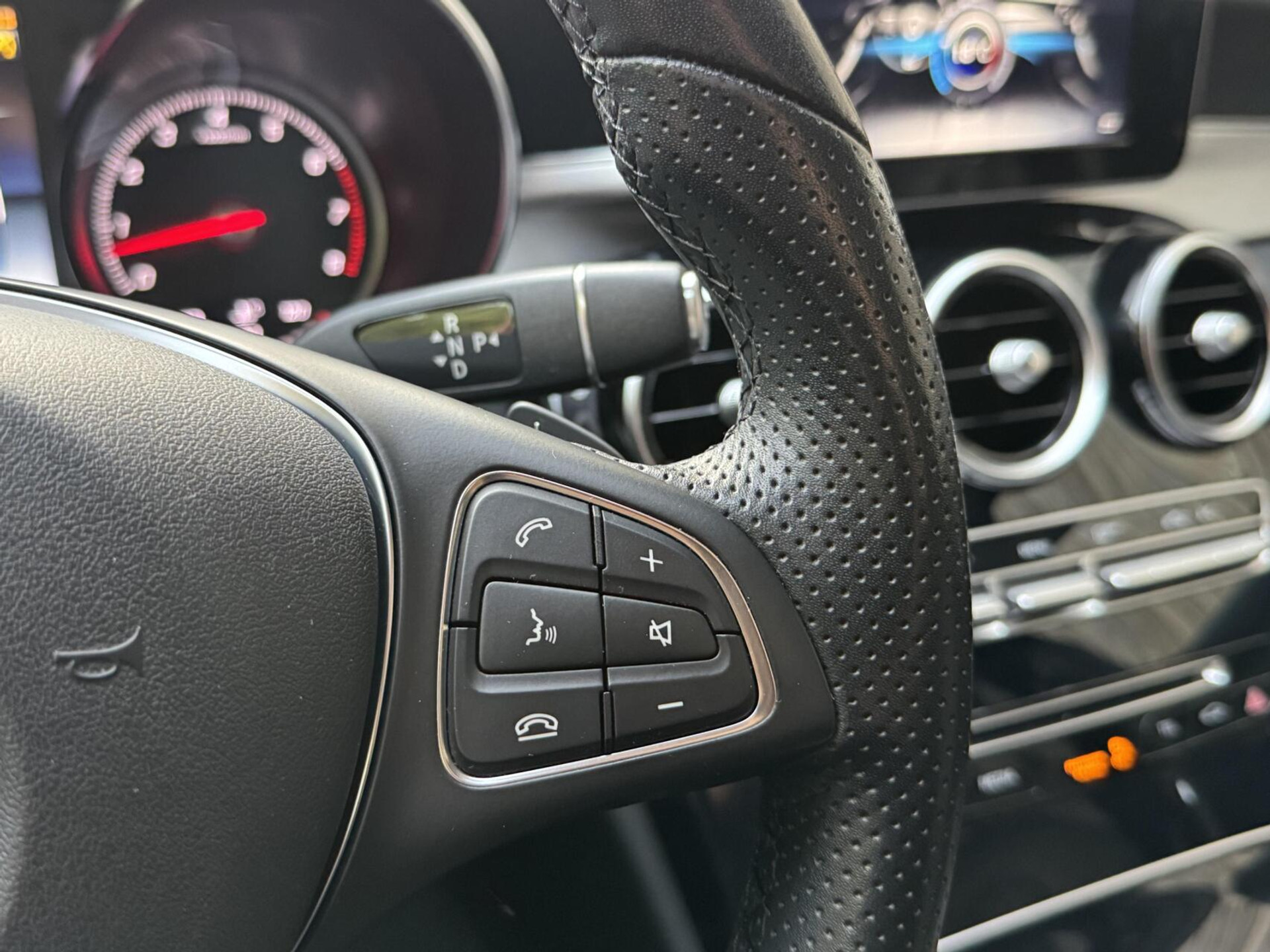 Mercedes-Benz C-Klasse Estate 180 Business Automaat Navigatiesysteem | Trekhaak | LED verlichting | Climate control | Cruise control | Getint glas | 17 inch lichtmetalen velgen | Achteruitrijcamera | Parkeersensoren voor achter 45666873-11.jpg | Timcars.nl