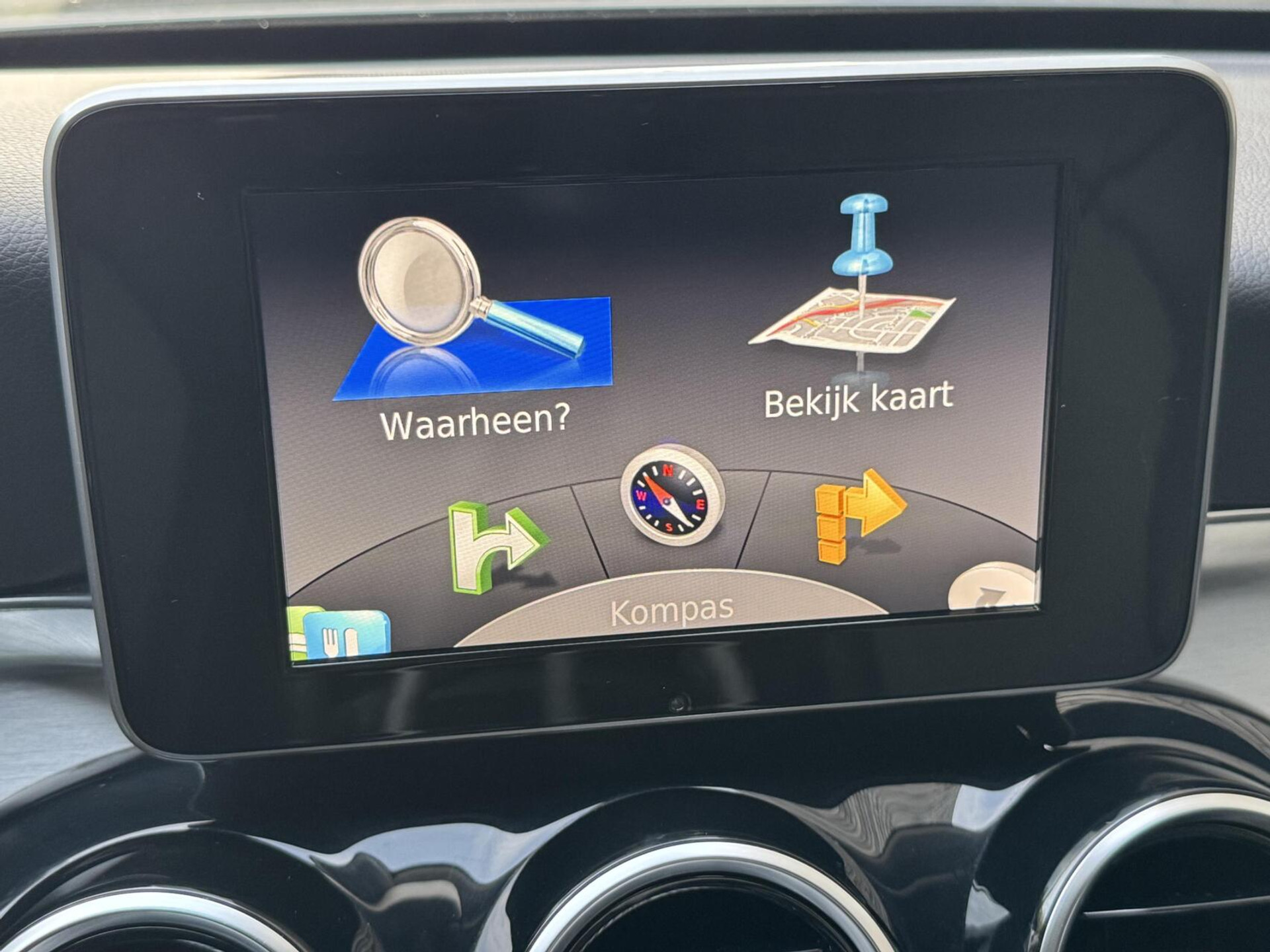 Mercedes-Benz C-Klasse Estate 180 Business Automaat Navigatiesysteem | Trekhaak | LED verlichting | Climate control | Cruise control | Getint glas | 17 inch lichtmetalen velgen | Achteruitrijcamera | Parkeersensoren voor achter 45666873-14.jpg | Timcars.nl