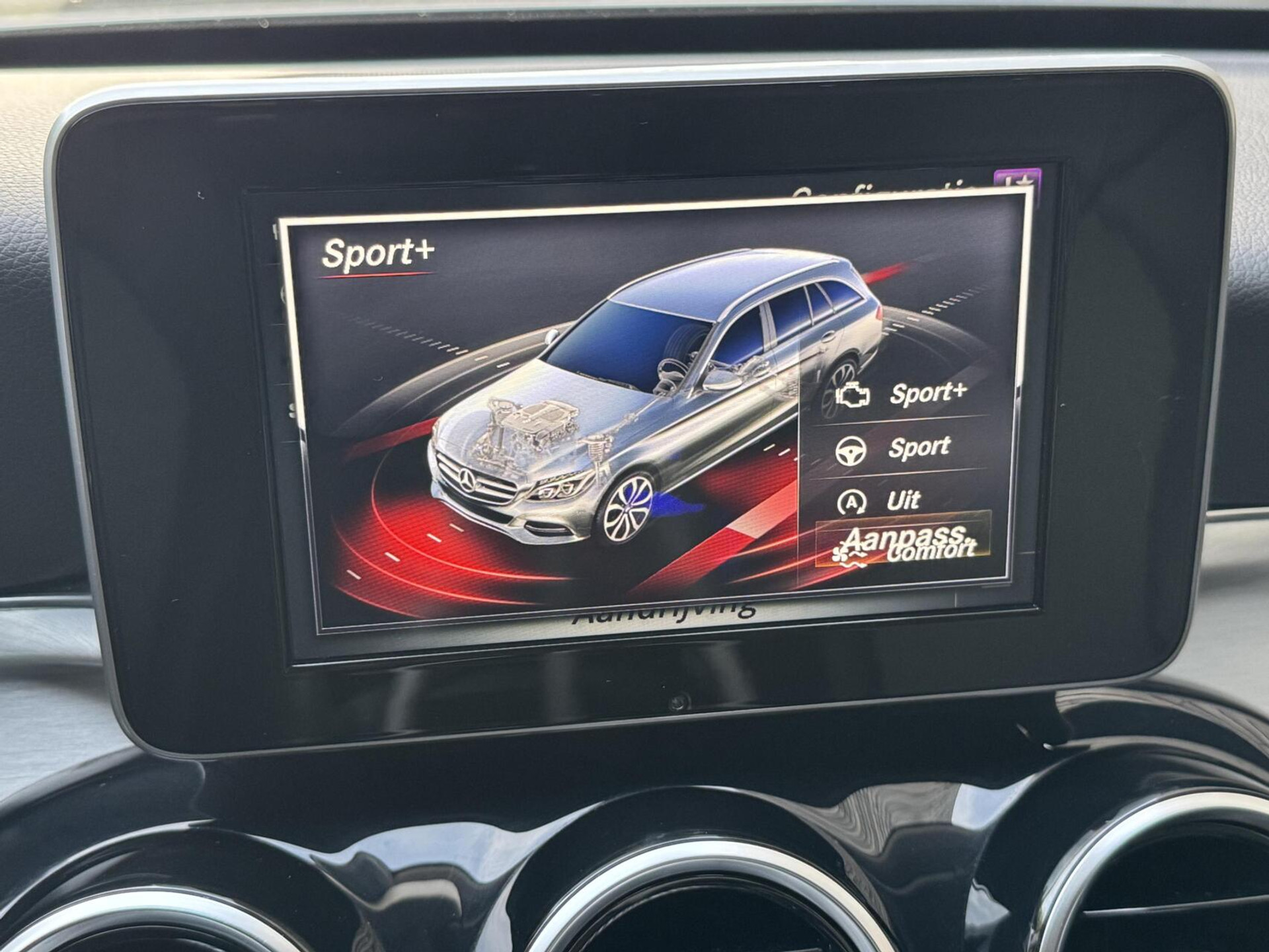 Mercedes-Benz C-Klasse Estate 180 Business Automaat Navigatiesysteem | Trekhaak | LED verlichting | Climate control | Cruise control | Getint glas | 17 inch lichtmetalen velgen | Achteruitrijcamera | Parkeersensoren voor achter 45666873-21.jpg | Timcars.nl