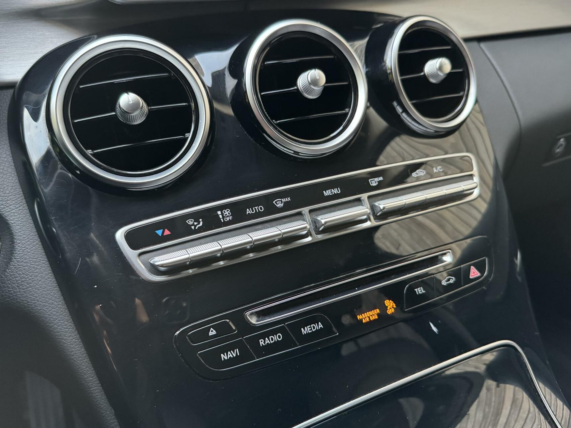 Mercedes-Benz C-Klasse Estate 180 Business Automaat Navigatiesysteem | Trekhaak | LED verlichting | Climate control | Cruise control | Getint glas | 17 inch lichtmetalen velgen | Achteruitrijcamera | Parkeersensoren voor achter 45666873-27.jpg | Timcars.nl