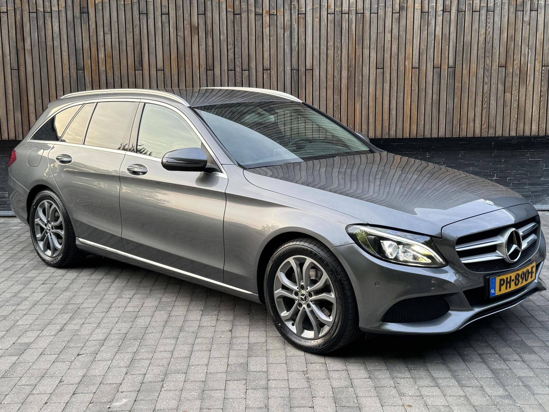 Mercedes-Benz C-Klasse Estate 180 Business Automaat Navigatiesysteem | Trekhaak | LED verlichting | Climate control | Cruise control | Getint glas | 17 inch lichtmetalen velgen | Achteruitrijcamera | Parkeersensoren voor achter 45666873-32.jpg | Timcars.nl