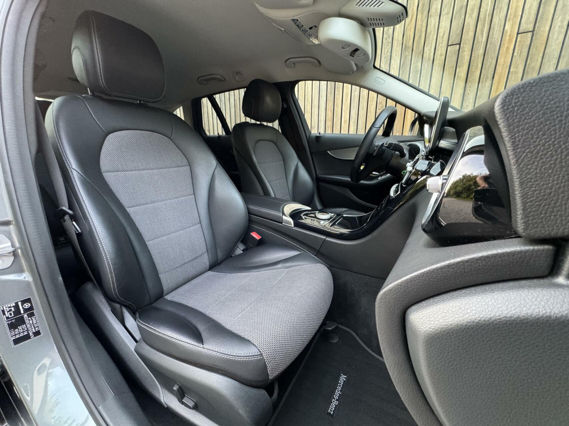 Mercedes-Benz C-Klasse Estate 180 Business Automaat Navigatiesysteem | Trekhaak | LED verlichting | Climate control | Cruise control | Getint glas | 17 inch lichtmetalen velgen | Achteruitrijcamera | Parkeersensoren voor achter 45666873-35.jpg | Timcars.nl