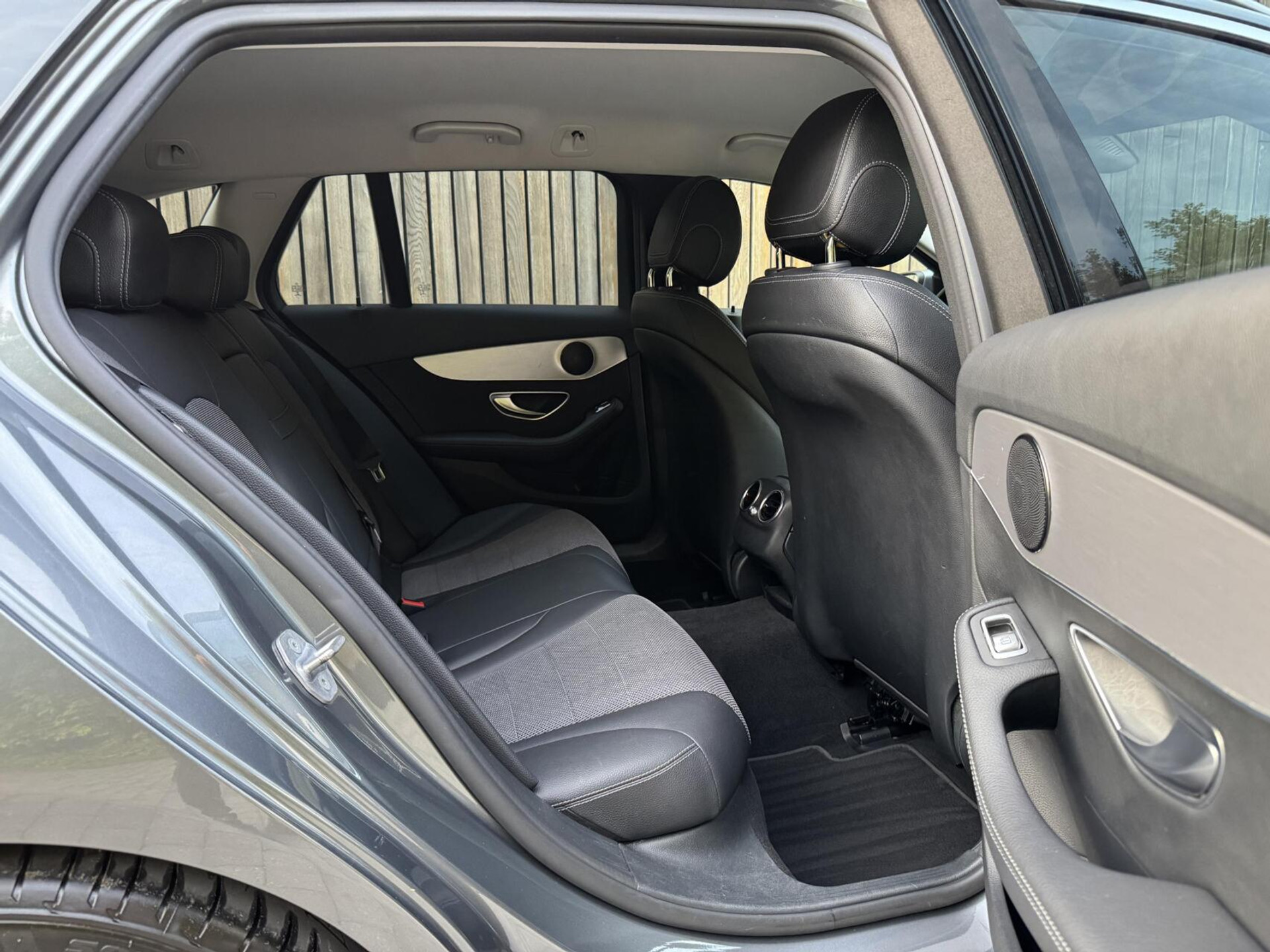 Mercedes-Benz C-Klasse Estate 180 Business Automaat Navigatiesysteem | Trekhaak | LED verlichting | Climate control | Cruise control | Getint glas | 17 inch lichtmetalen velgen | Achteruitrijcamera | Parkeersensoren voor achter 45666873-36.jpg | Timcars.nl