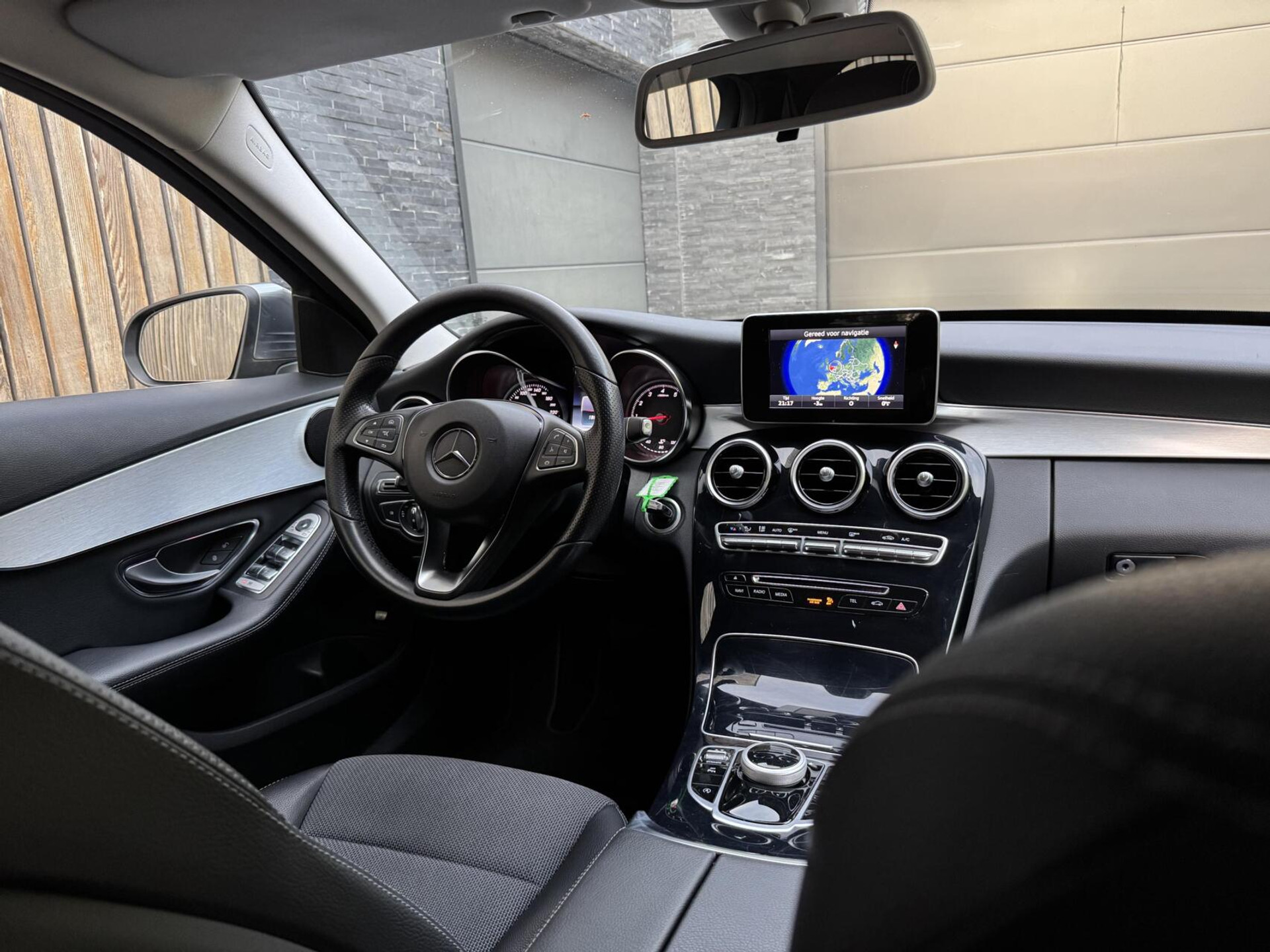 Mercedes-Benz C-Klasse Estate 180 Business Automaat Navigatiesysteem | Trekhaak | LED verlichting | Climate control | Cruise control | Getint glas | 17 inch lichtmetalen velgen | Achteruitrijcamera | Parkeersensoren voor achter 45666873-44.jpg | Timcars.nl