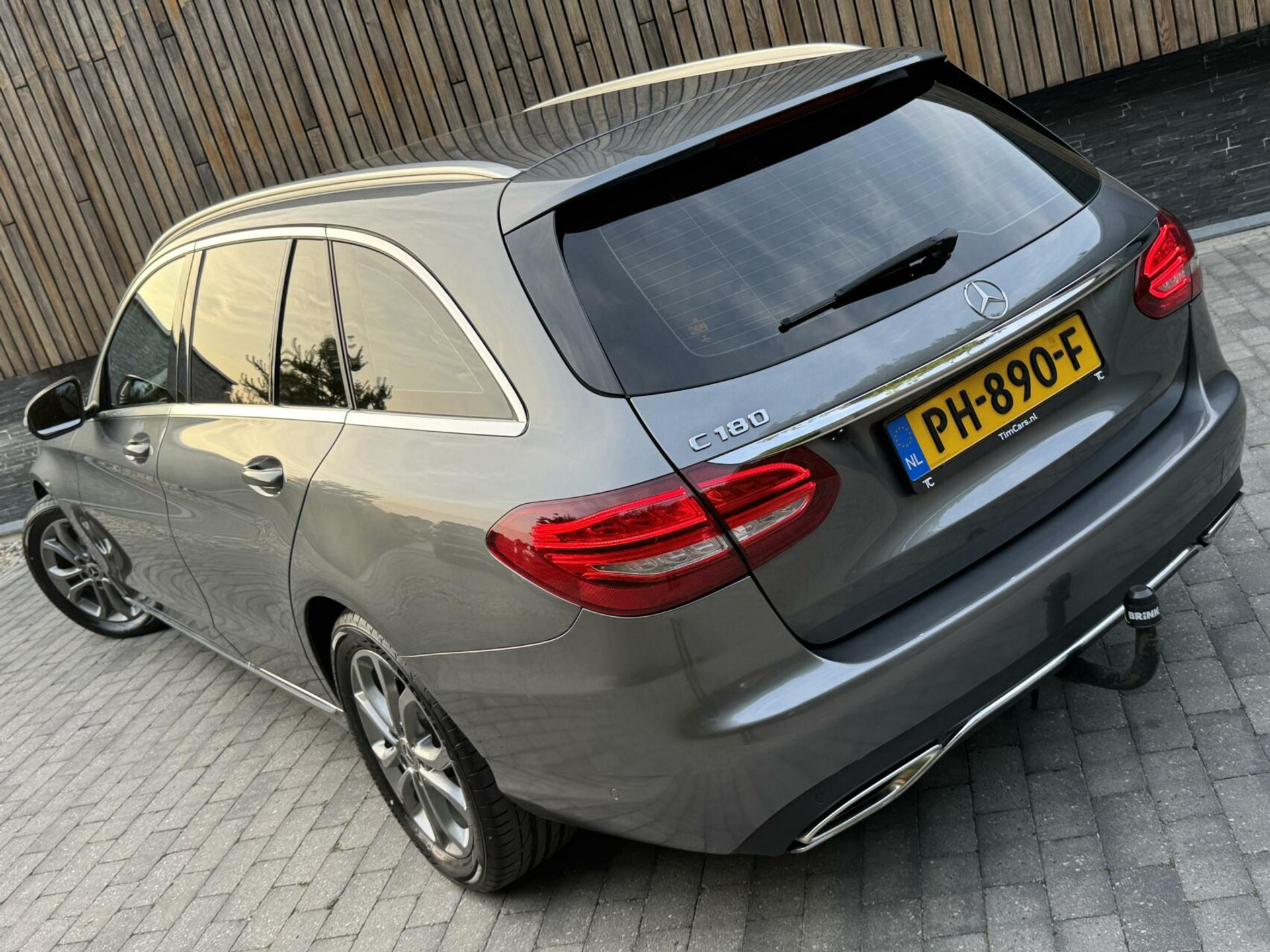 Mercedes-Benz C-Klasse Estate 180 Business Automaat Navigatiesysteem | Trekhaak | LED verlichting | Climate control | Cruise control | Getint glas | 17 inch lichtmetalen velgen | Achteruitrijcamera | Parkeersensoren voor achter 45666873-46.jpg | Timcars.nl