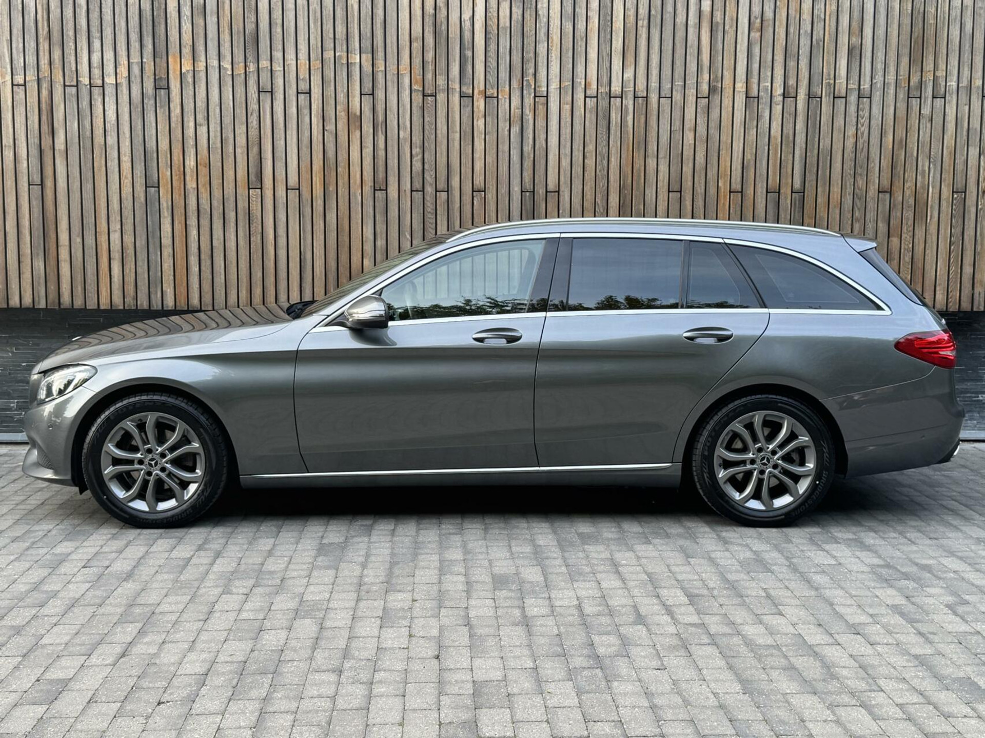 Mercedes-Benz C-Klasse Estate 180 Business Automaat Navigatiesysteem | Trekhaak | LED verlichting | Climate control | Cruise control | Getint glas | 17 inch lichtmetalen velgen | Achteruitrijcamera | Parkeersensoren voor achter 45666873-49.jpg | Timcars.nl