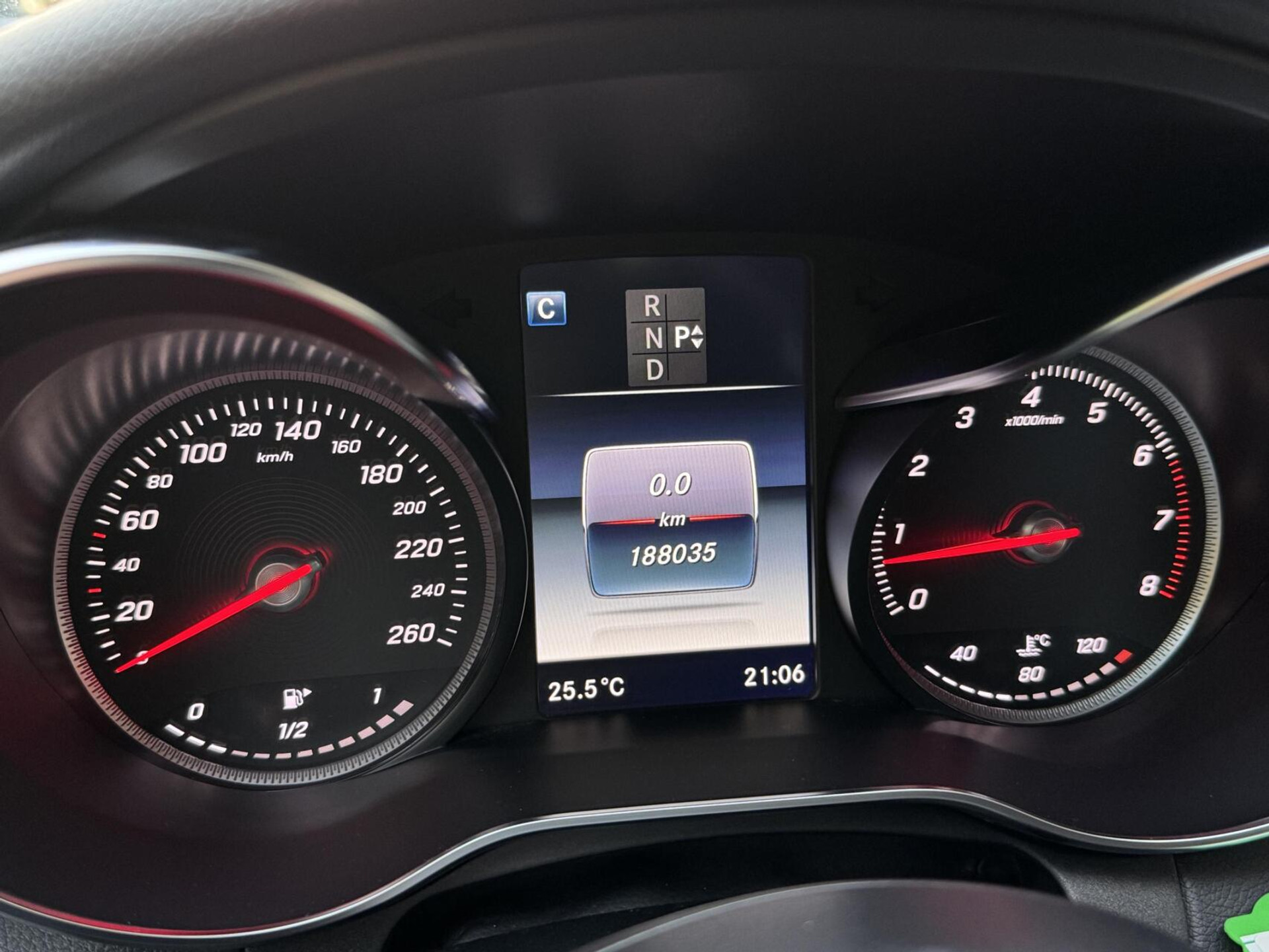 Mercedes-Benz C-Klasse Estate 180 Business Automaat Navigatiesysteem | Trekhaak | LED verlichting | Climate control | Cruise control | Getint glas | 17 inch lichtmetalen velgen | Achteruitrijcamera | Parkeersensoren voor achter 45666873-5.jpg | Timcars.nl