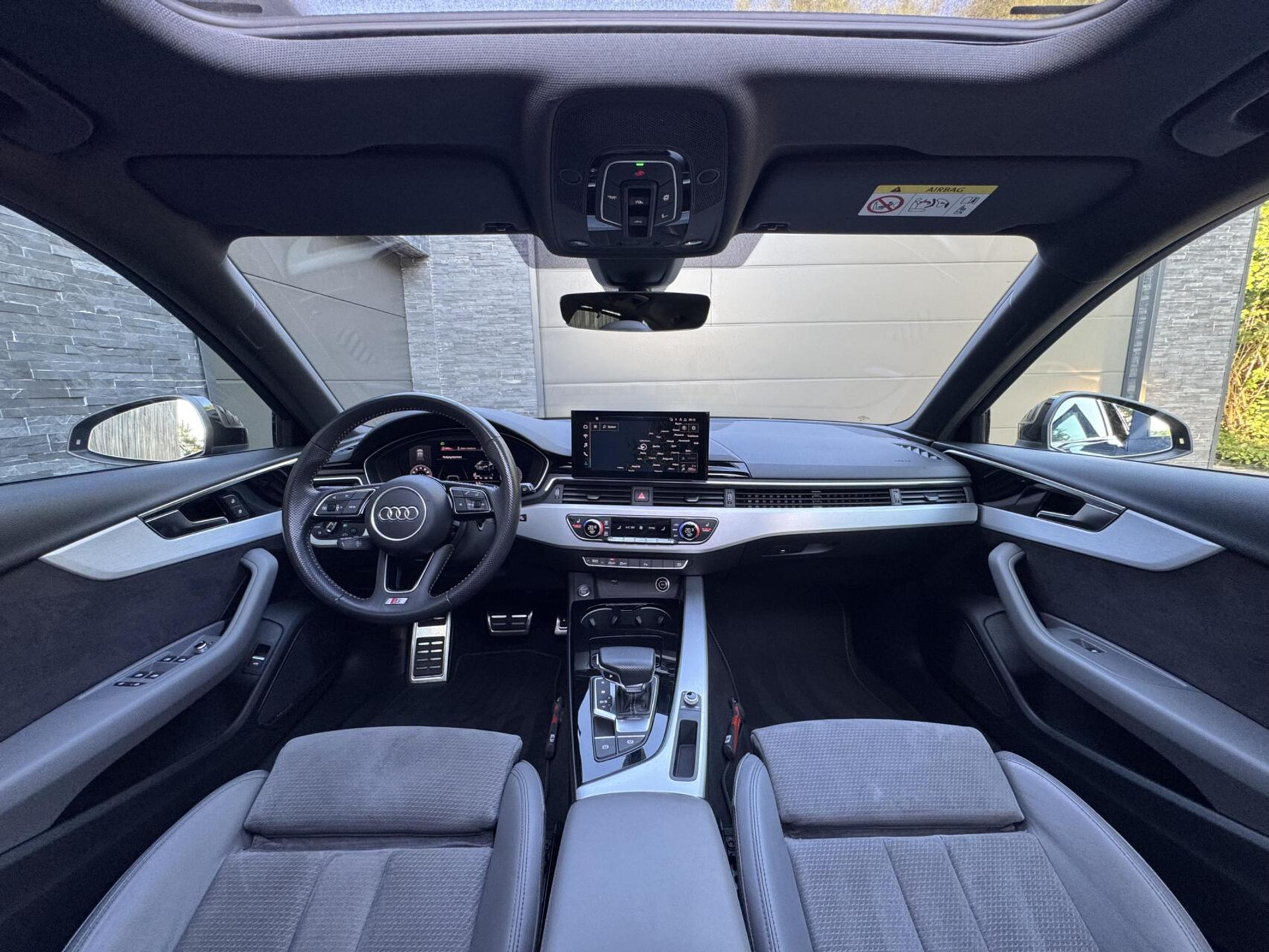 Audi A4 Avant 35 TFSI S-line Automaat | Panoramadak | Leer/alcantara bekleding | Elektrisch verstelbare bestuurdersstoel | LED verlichting | Bang&Olufsen audio | Apple CarPlay | Parkeersensoren voor en achter 45947186-2.jpg | Timcars.nl