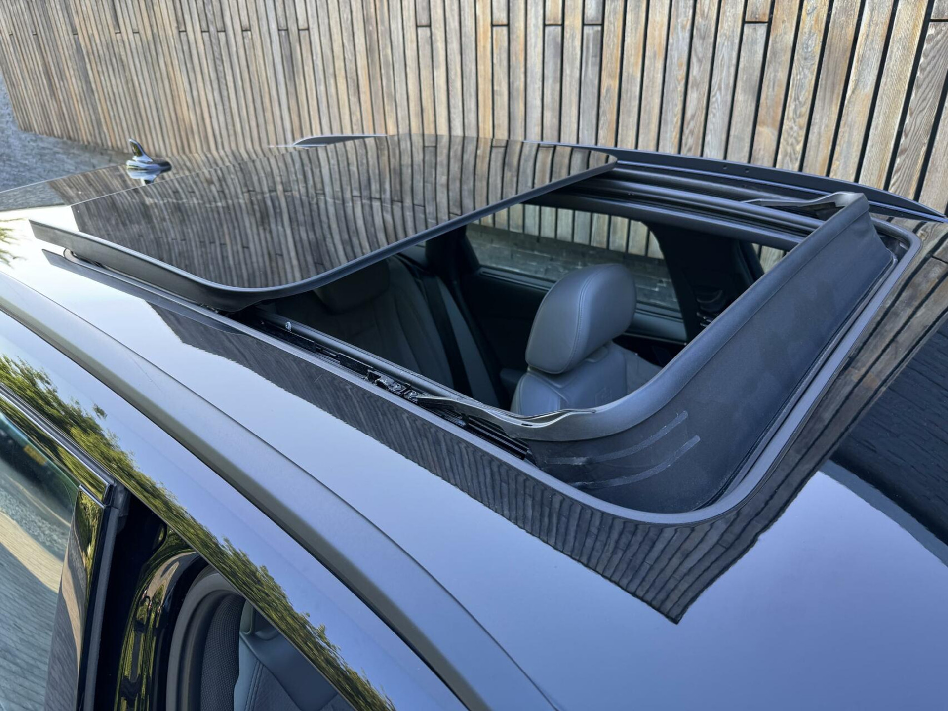 Audi A4 Avant 35 TFSI S-line Automaat | Panoramadak | Leer/alcantara bekleding | Elektrisch verstelbare bestuurdersstoel | LED verlichting | Bang&Olufsen audio | Apple CarPlay | Parkeersensoren voor en achter 45947186-45.jpg | Timcars.nl