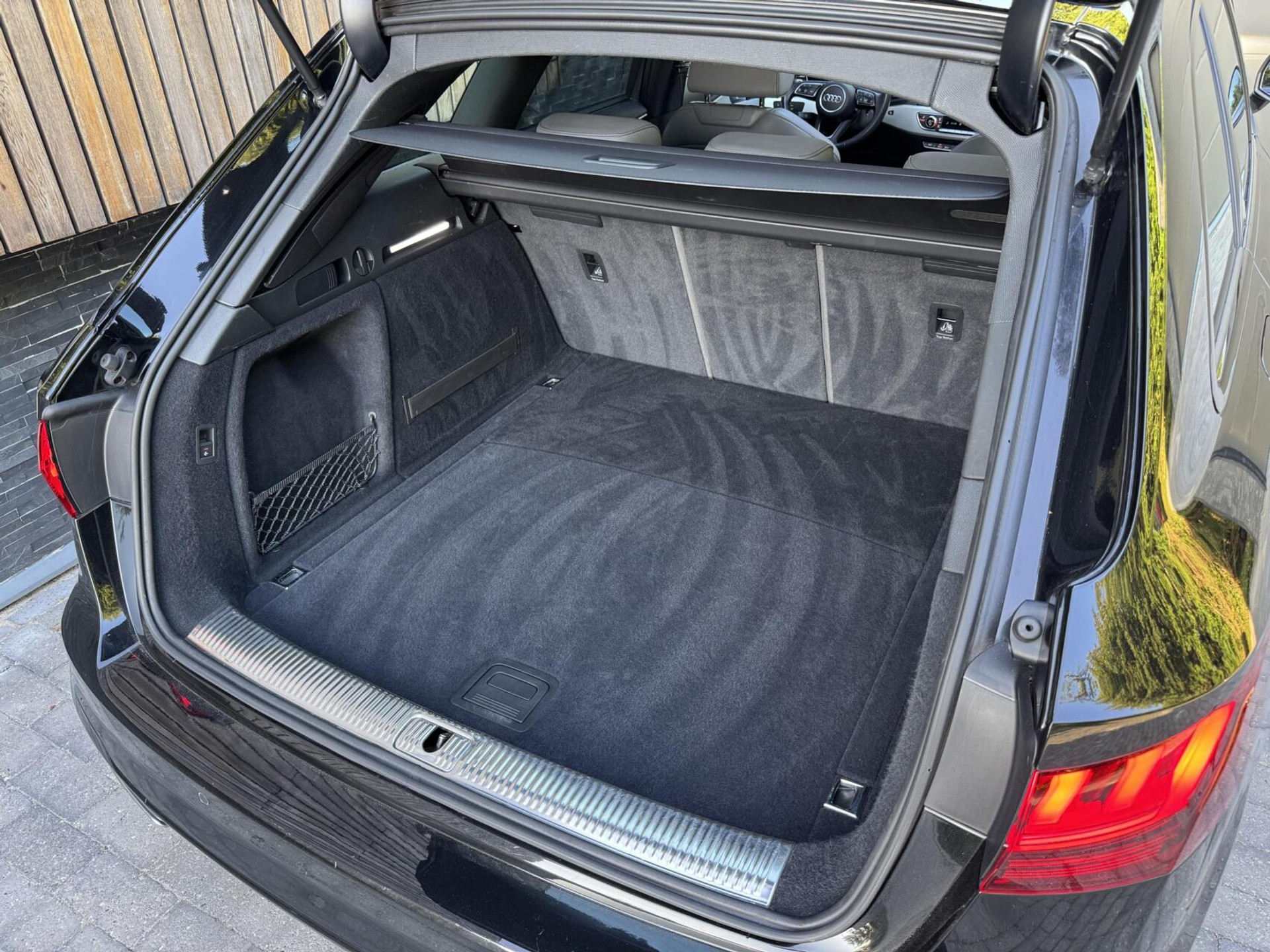 Audi A4 Avant 35 TFSI S-line Automaat | Panoramadak | Leer/alcantara bekleding | Elektrisch verstelbare bestuurdersstoel | LED verlichting | Bang&Olufsen audio | Apple CarPlay | Parkeersensoren voor en achter 45947186-51.jpg | Timcars.nl